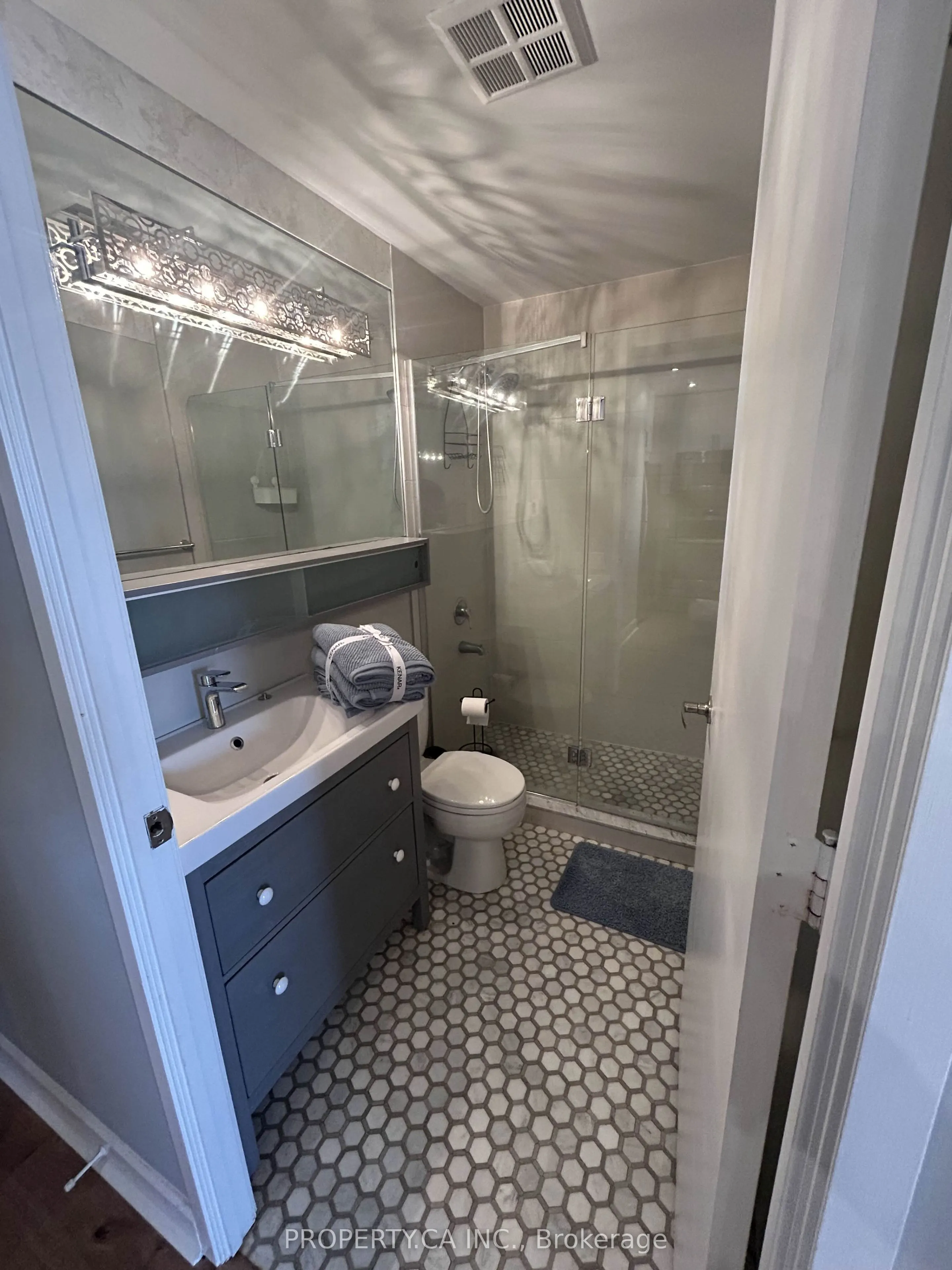 85 Bloor Street E, #1503