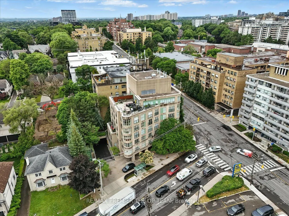 800 Spadina Road, #401