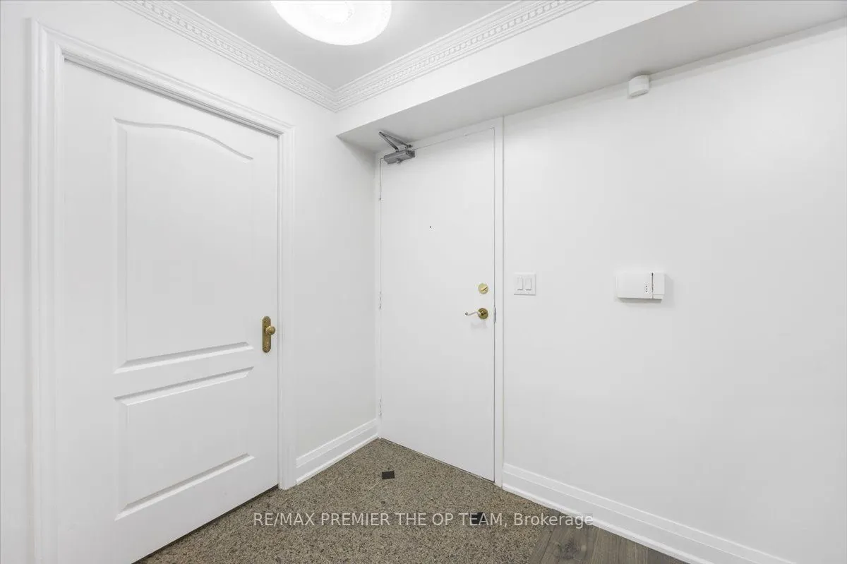 800 Spadina Road, #401