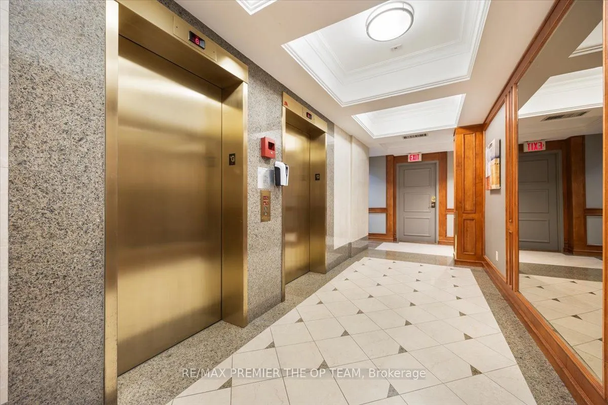 800 Spadina Road, #401