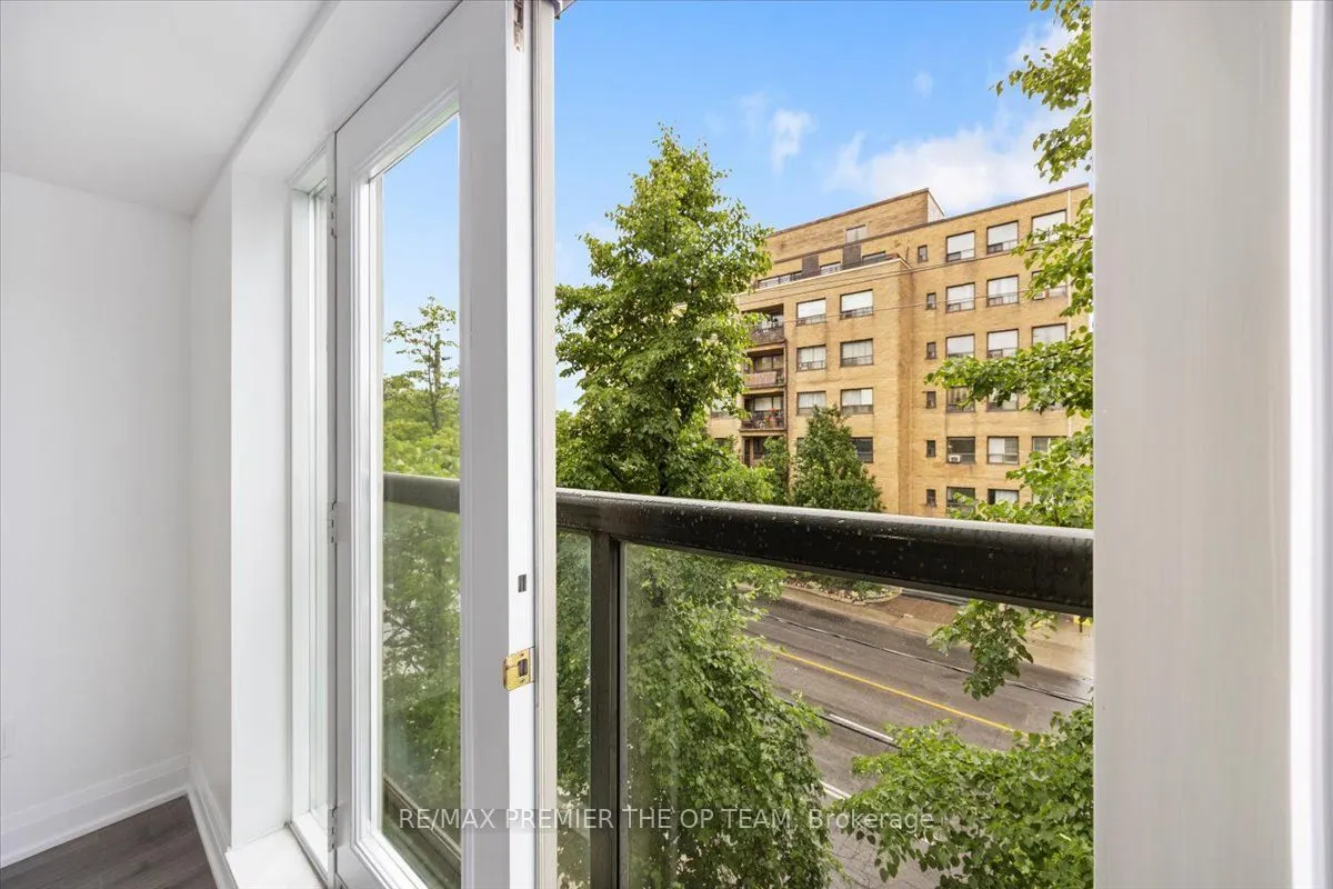 800 Spadina Road, #401