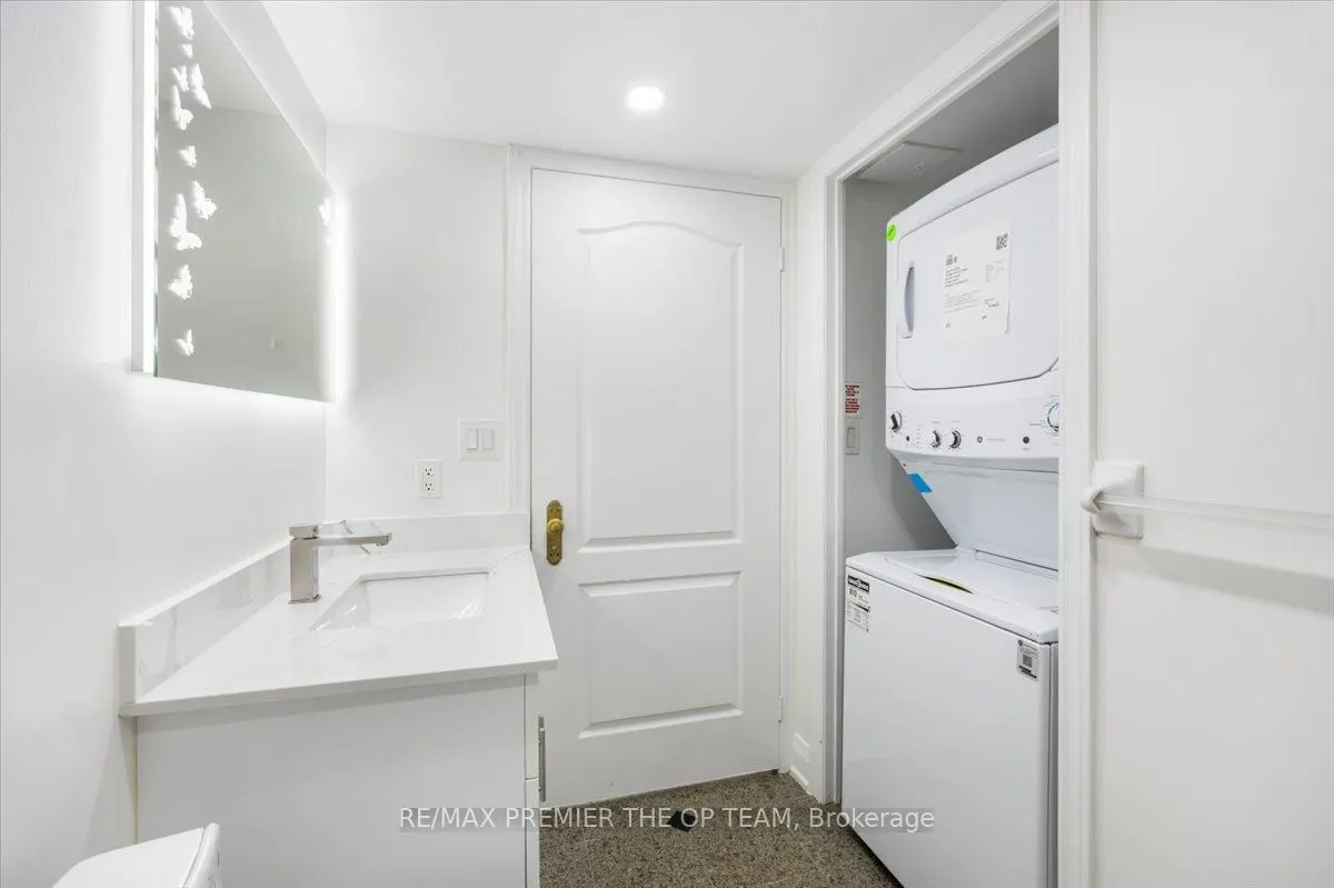 800 Spadina Road, #401