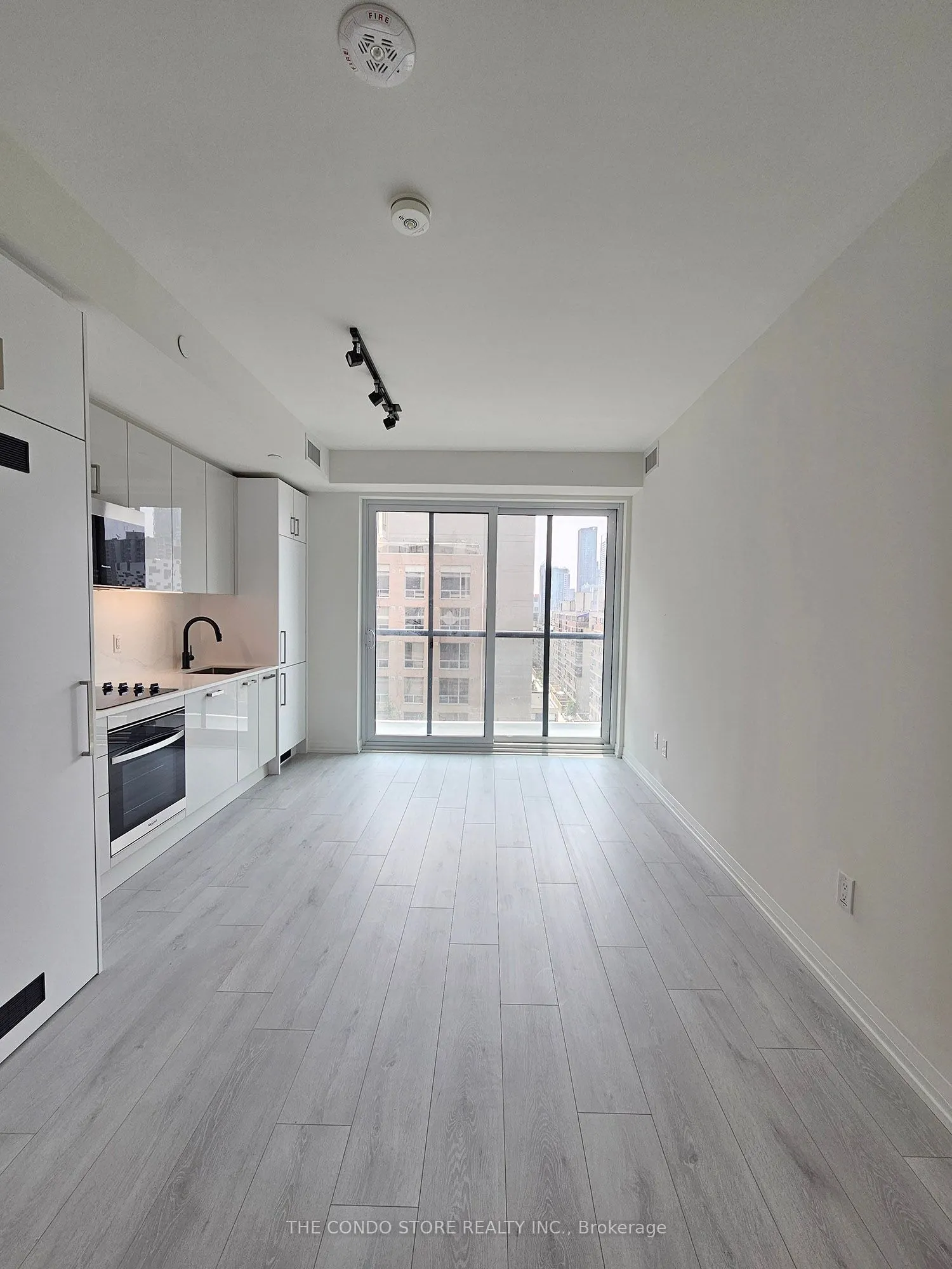 280 Dundas Street W, #708