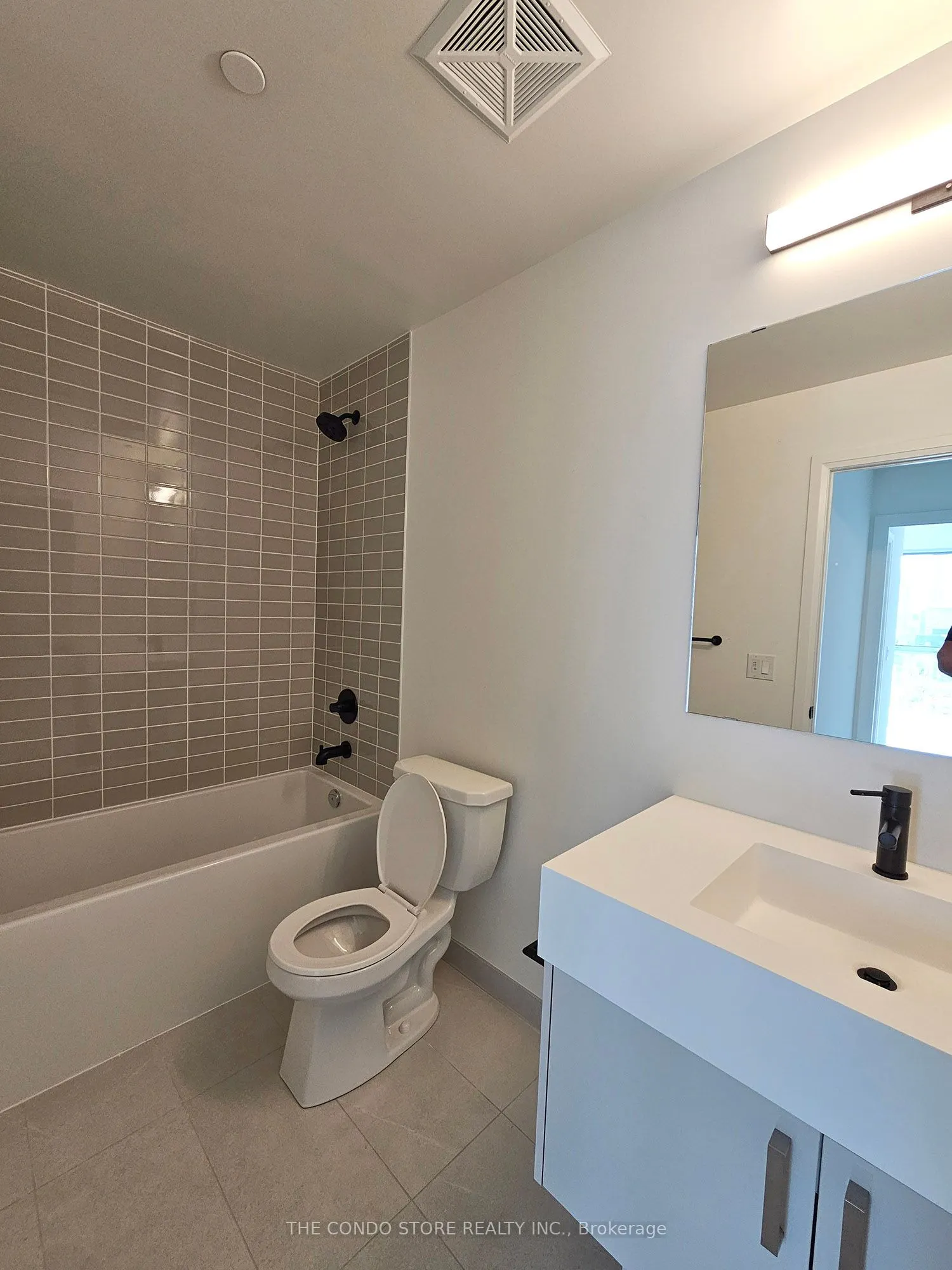 280 Dundas Street W, #708