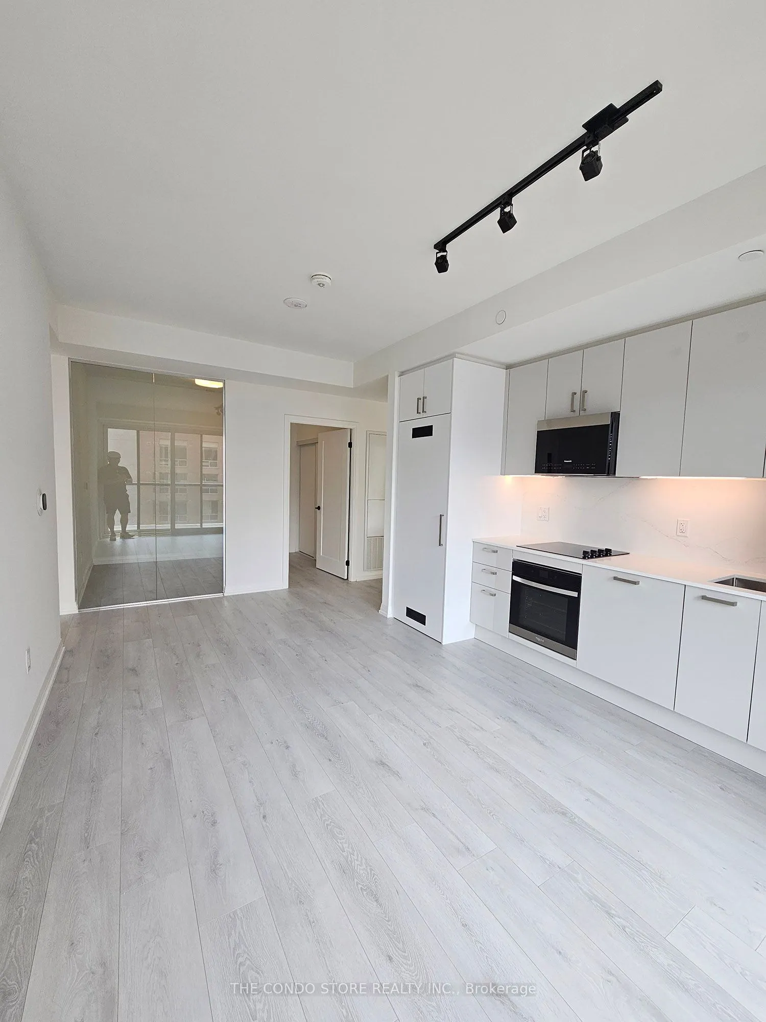 280 Dundas Street W, #708