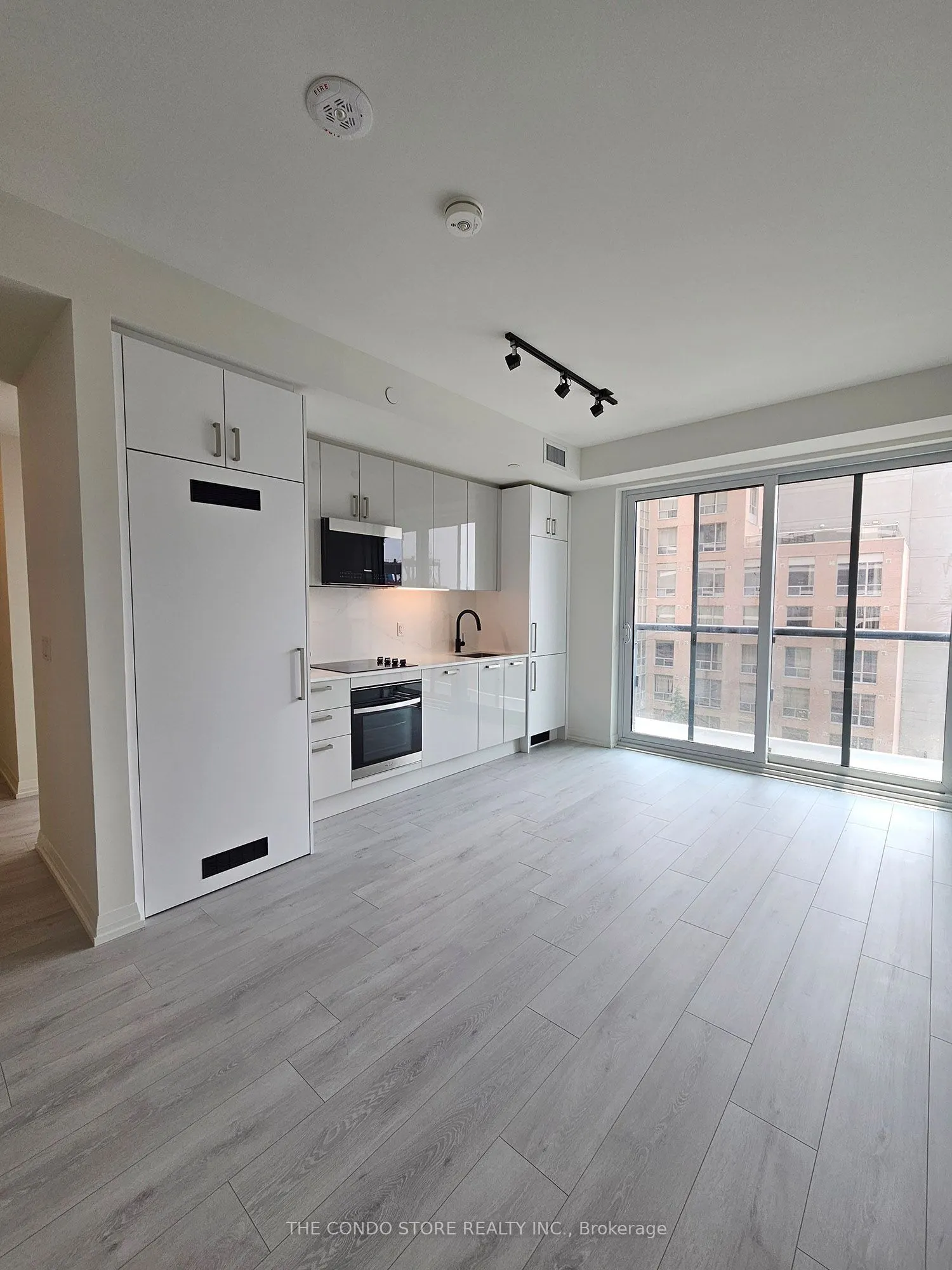 280 Dundas Street W, #708
