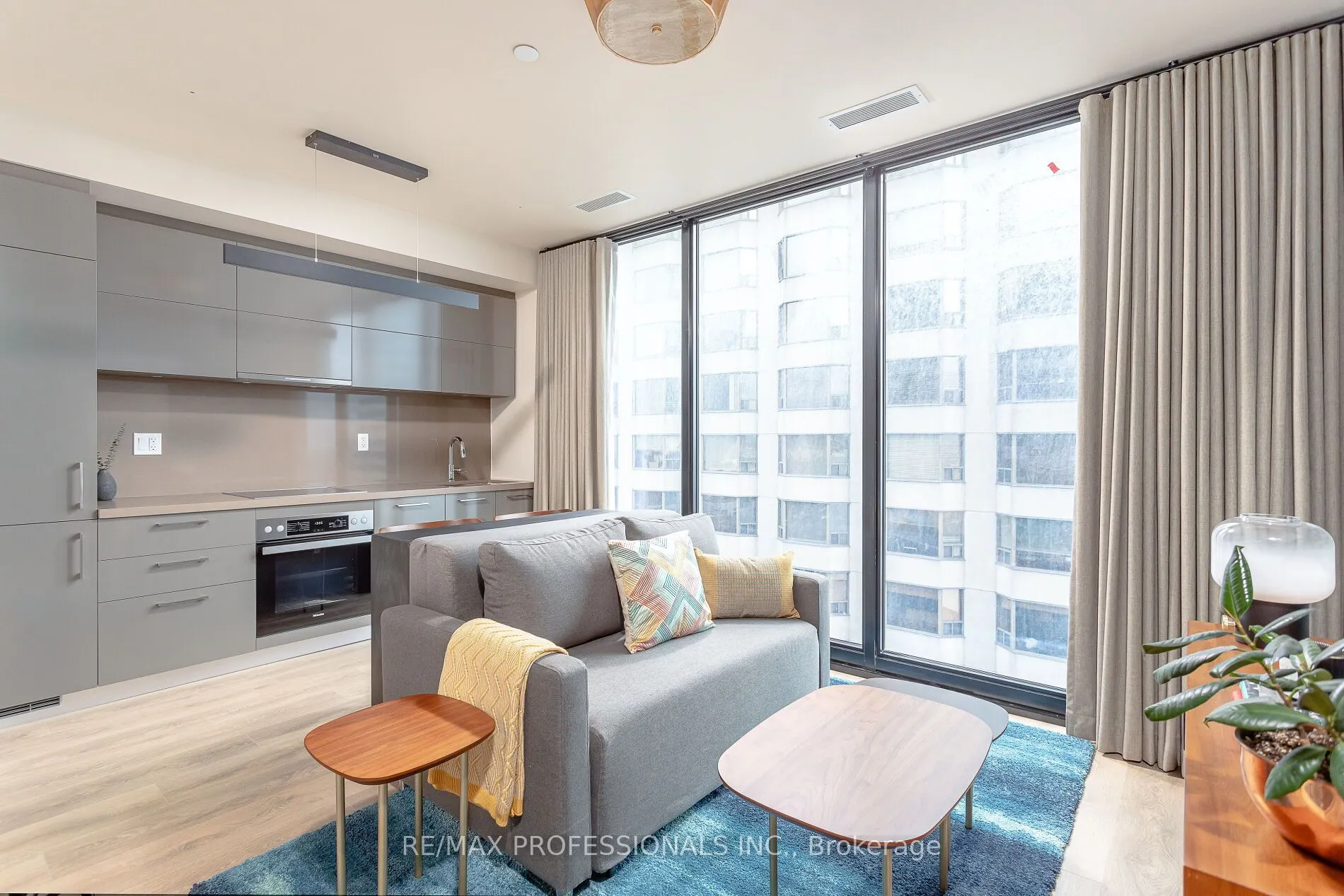 188 Cumberland Street, #2507 + Parking #59