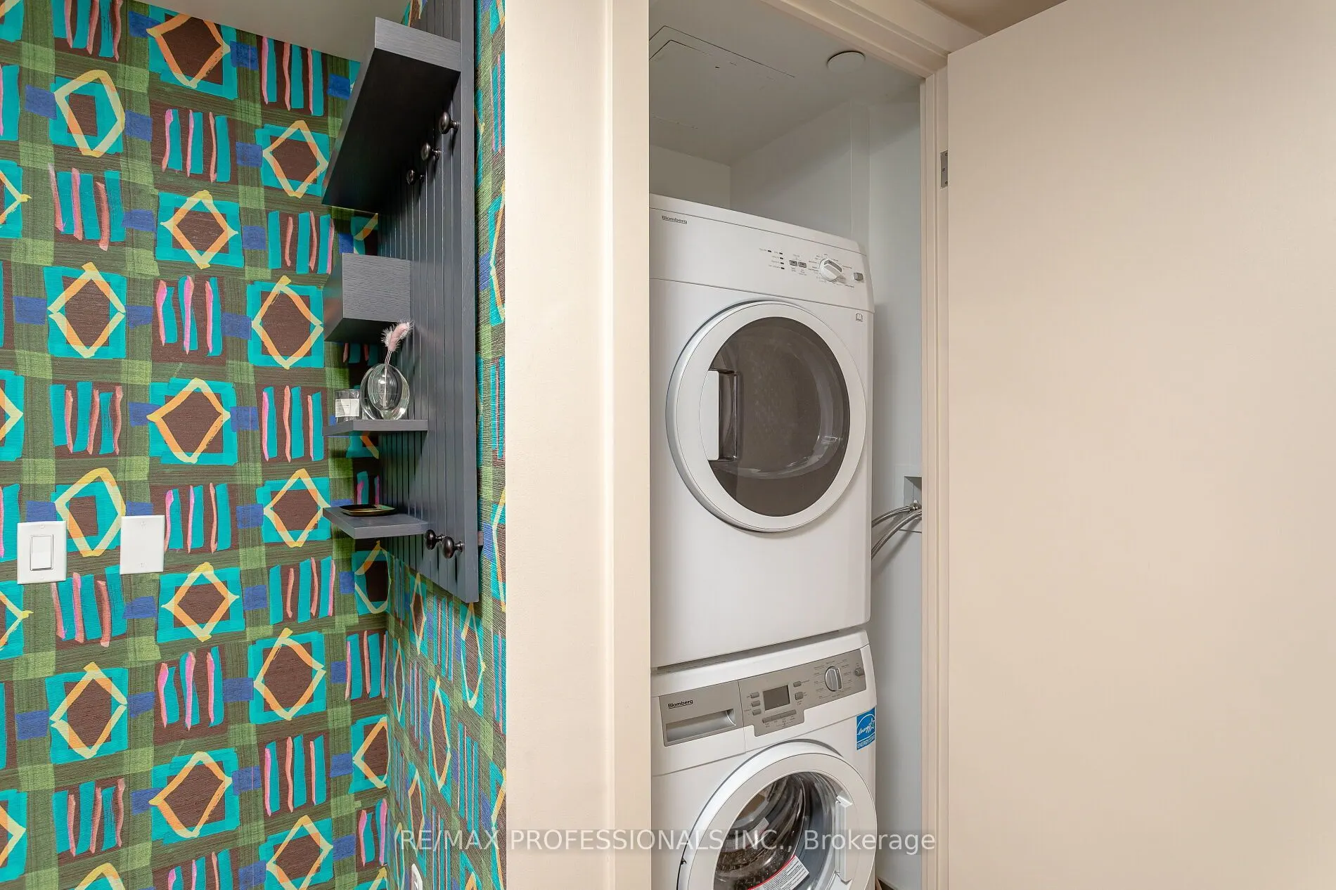 188 Cumberland Street, #2507 + Parking #59