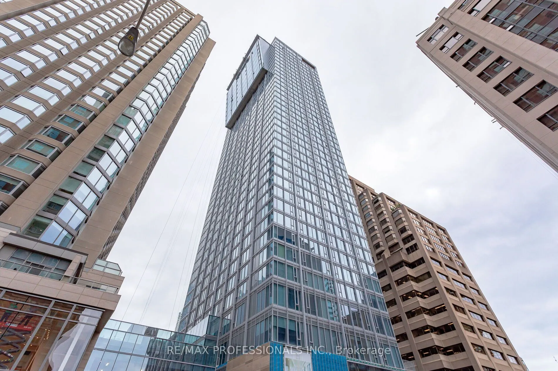 188 Cumberland Street, #2507 + Parking #59