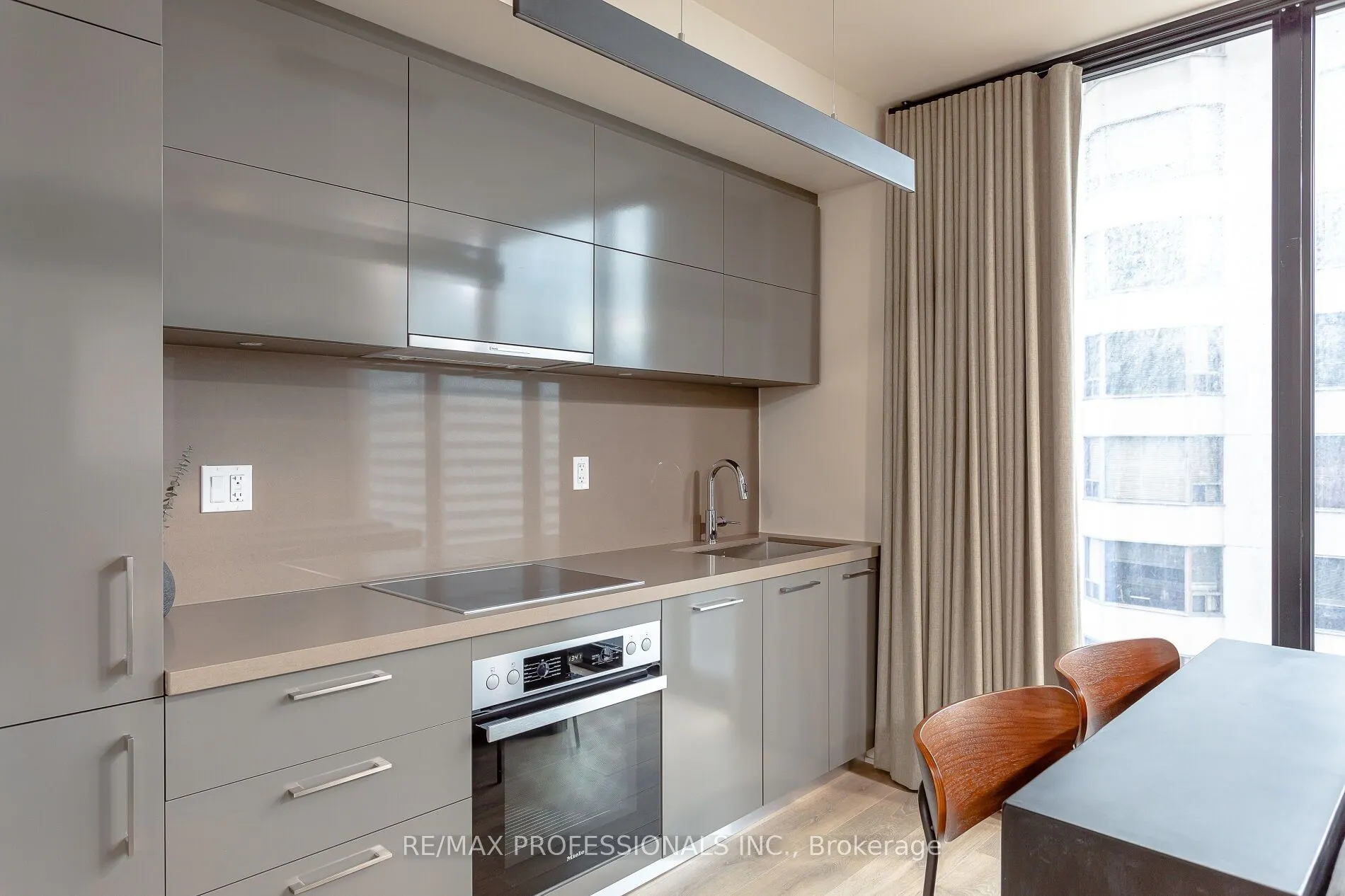 188 Cumberland Street, #2507 + Parking #59
