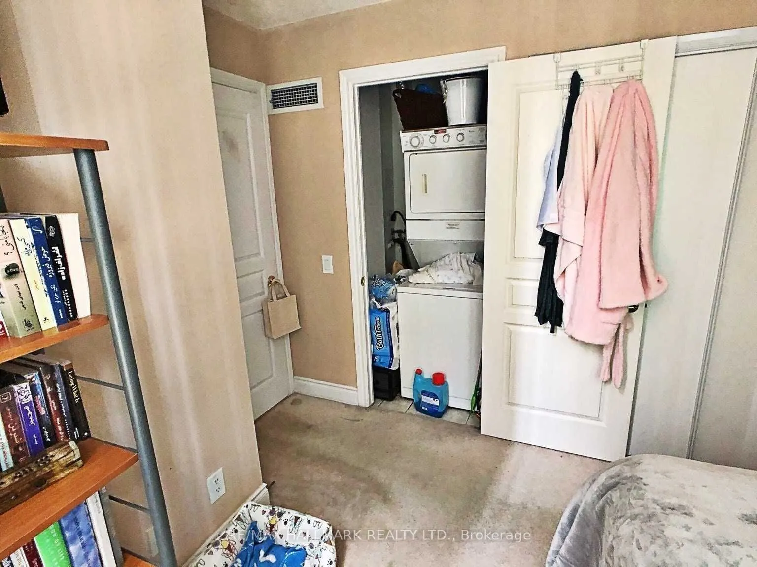 15 Northtown Way, #225