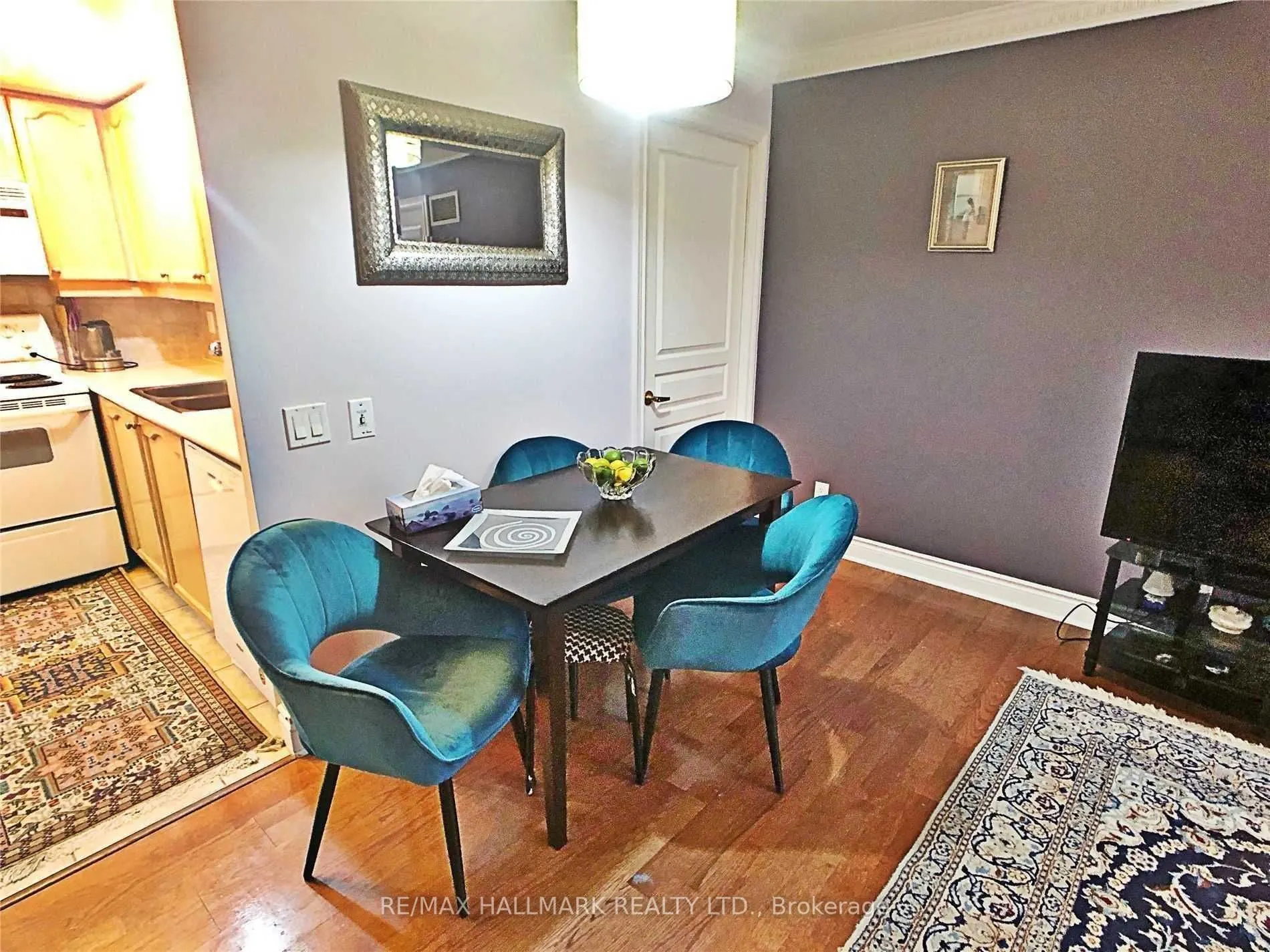 15 Northtown Way, #225