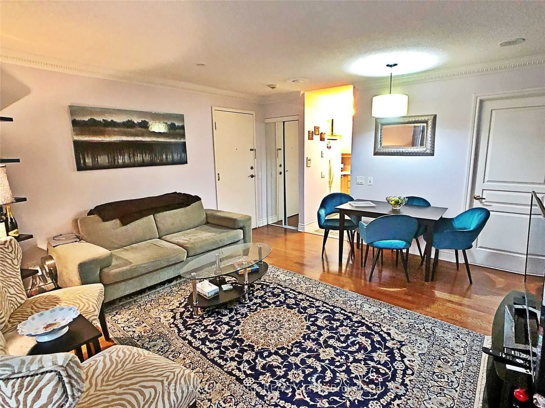 15 Northtown Way, #225
