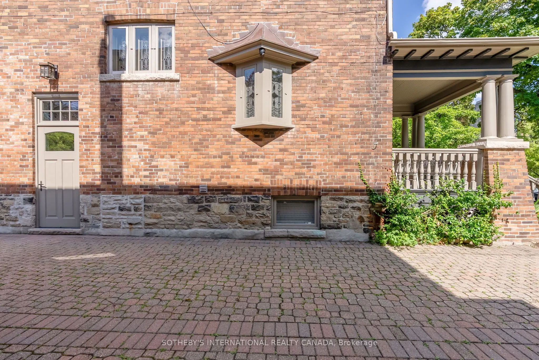 58 Lytton Boulevard