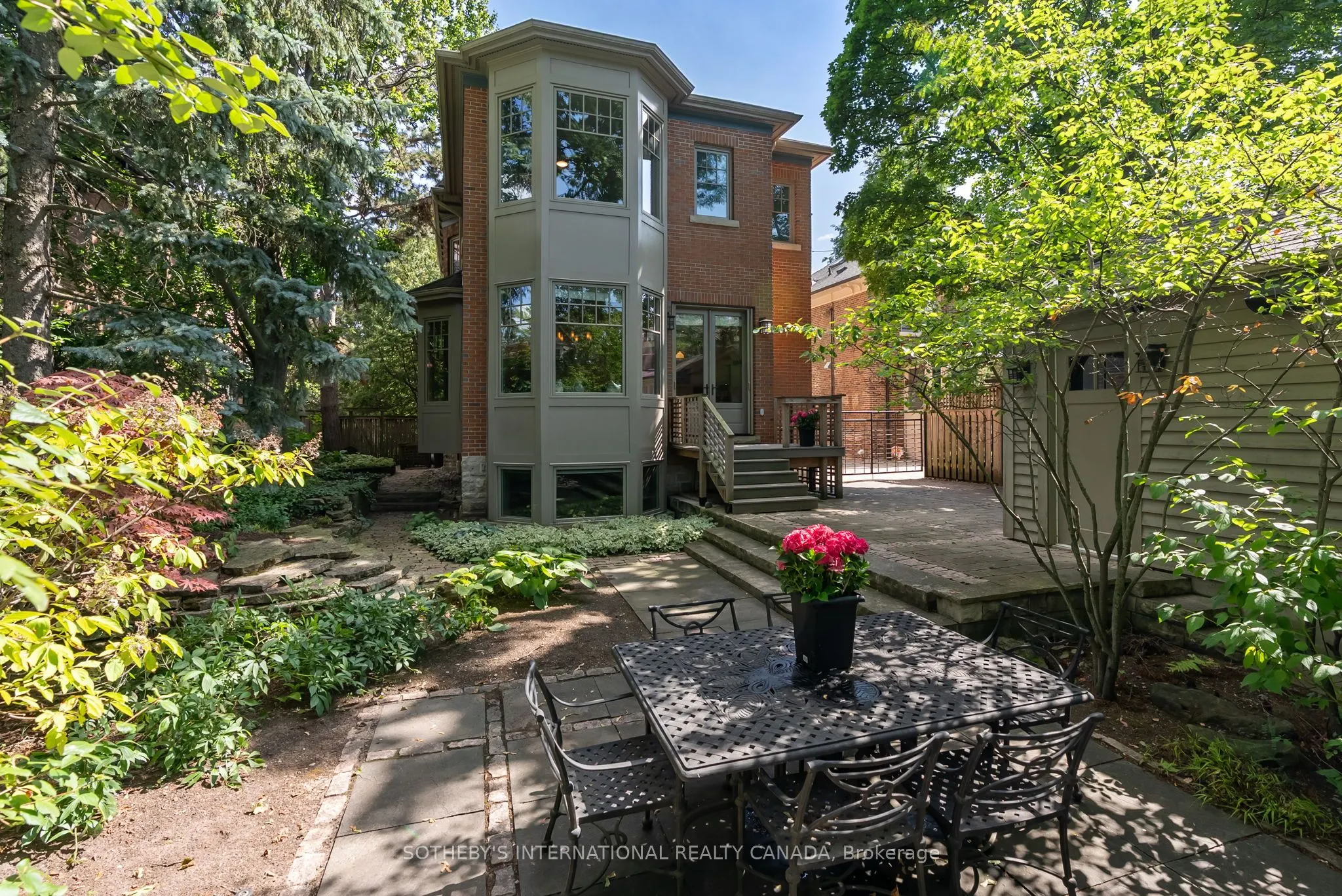 58 Lytton Boulevard