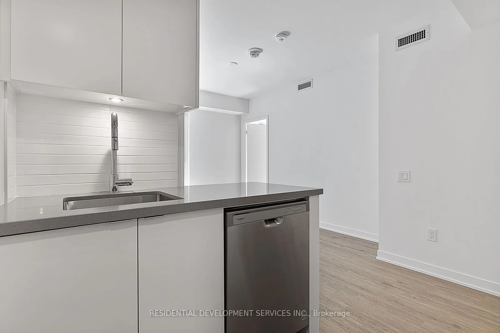 500 Wilson Avenue, #415