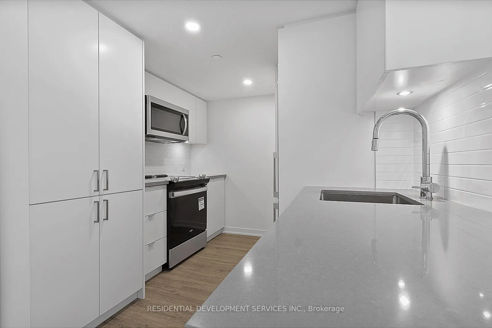 500 Wilson Avenue, #415