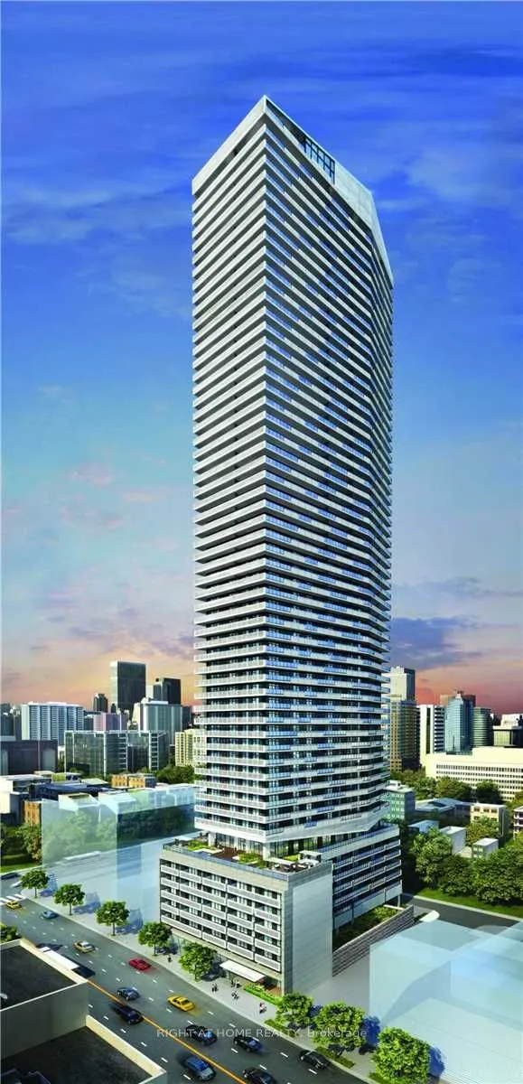 2221 Yonge Street, #902