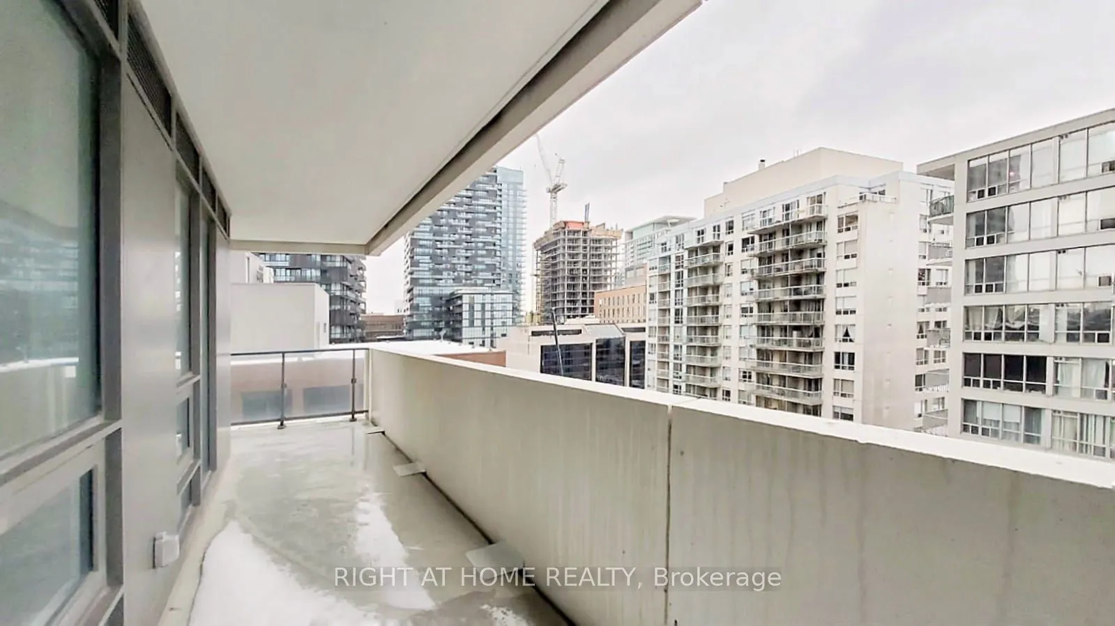 2221 Yonge Street, #902