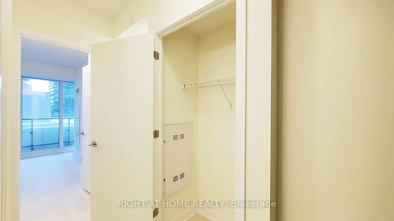 2221 Yonge Street, #902
