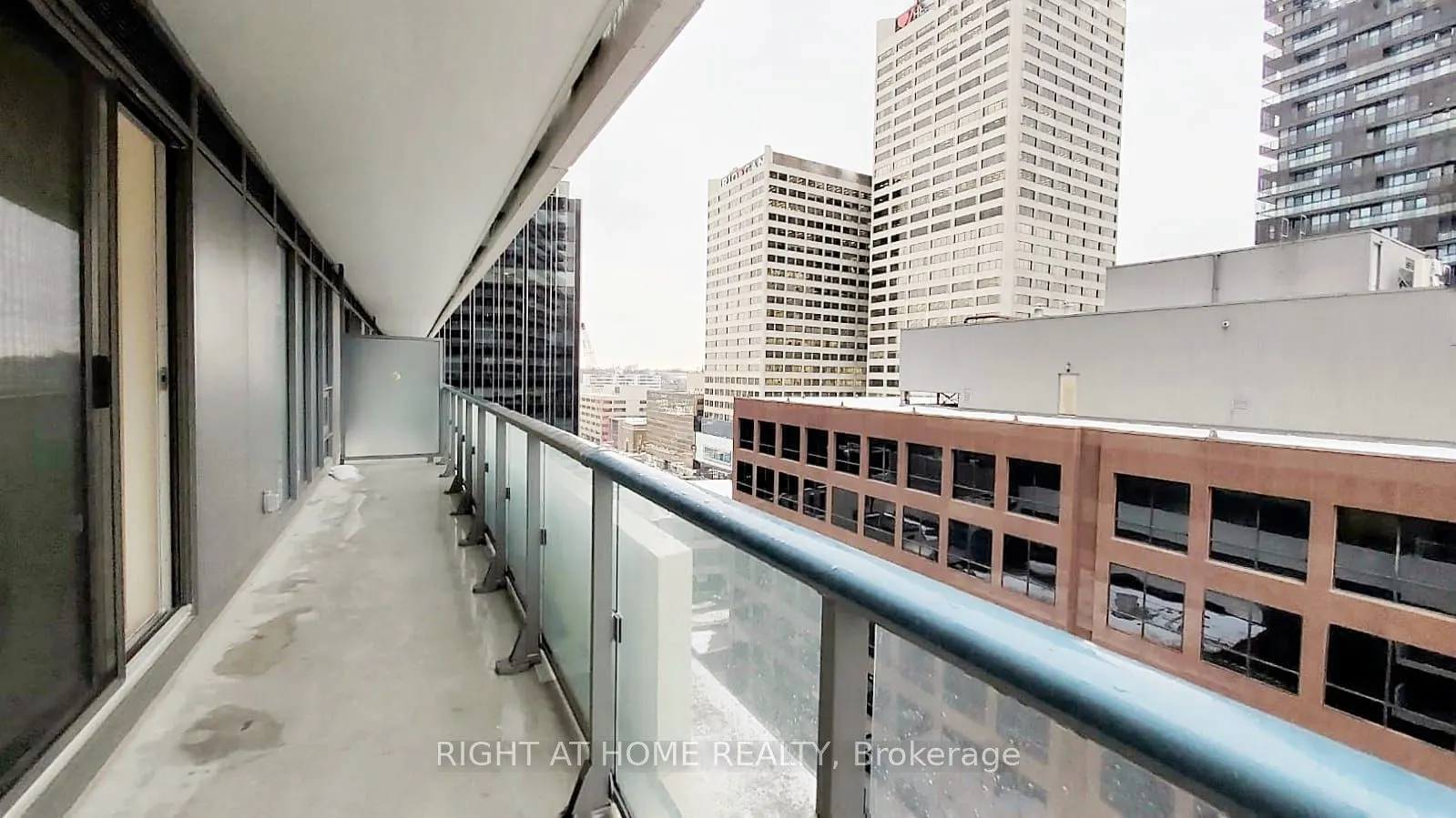 2221 Yonge Street, #902