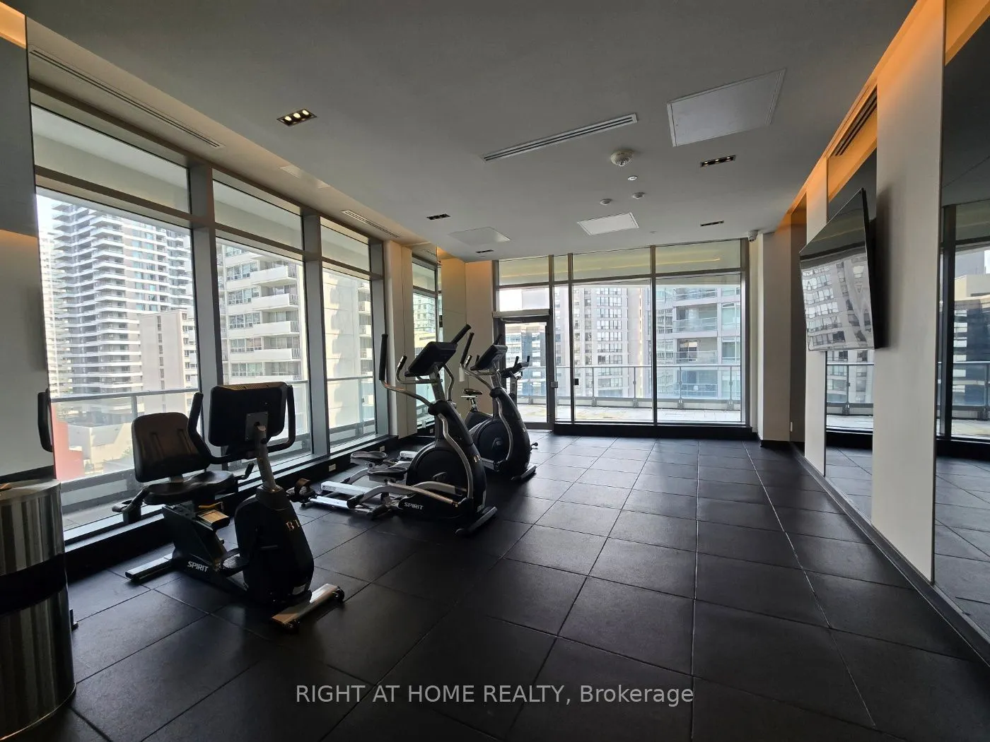 2221 Yonge Street, #902