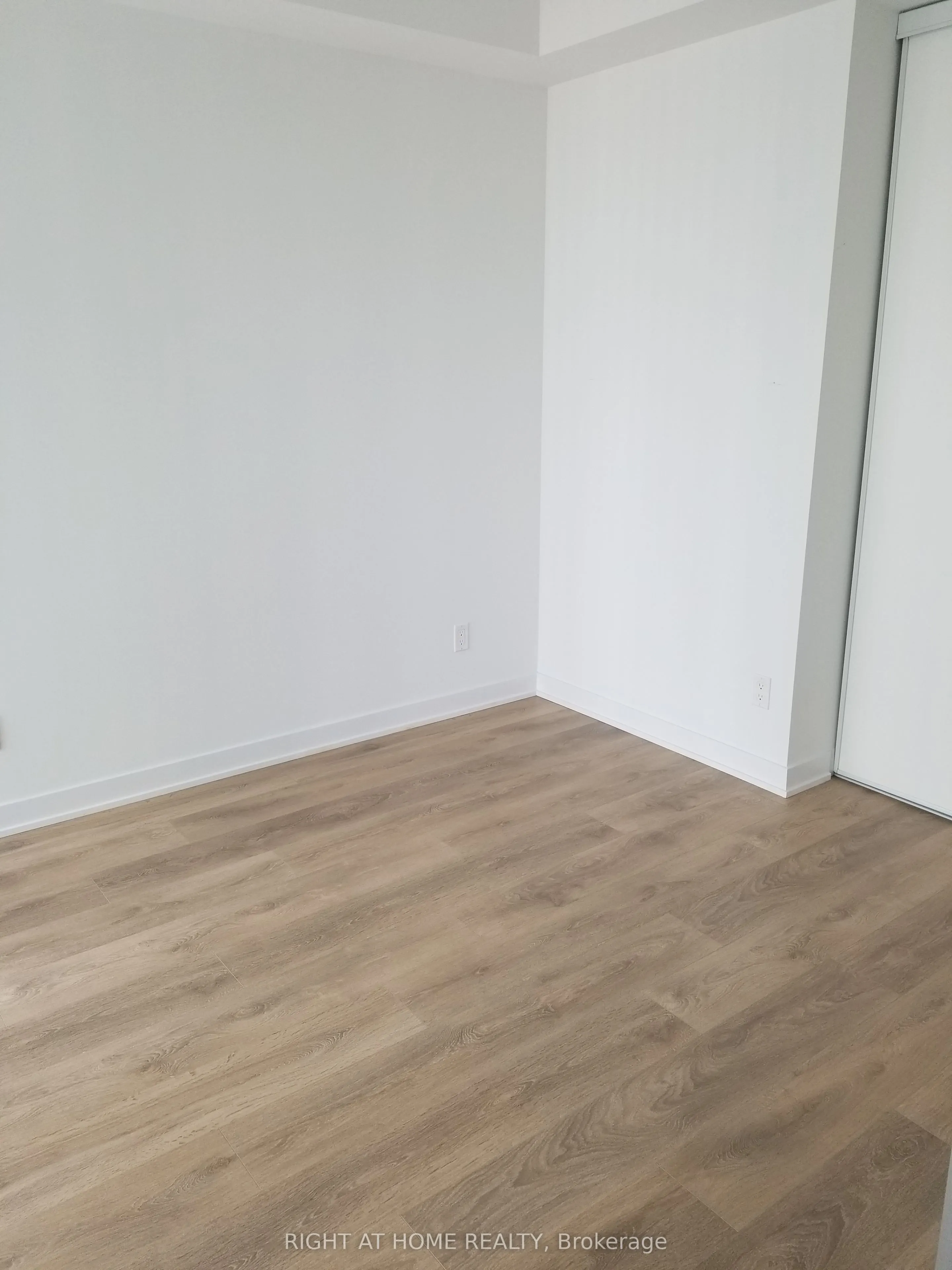 87 Peter Street, #2112