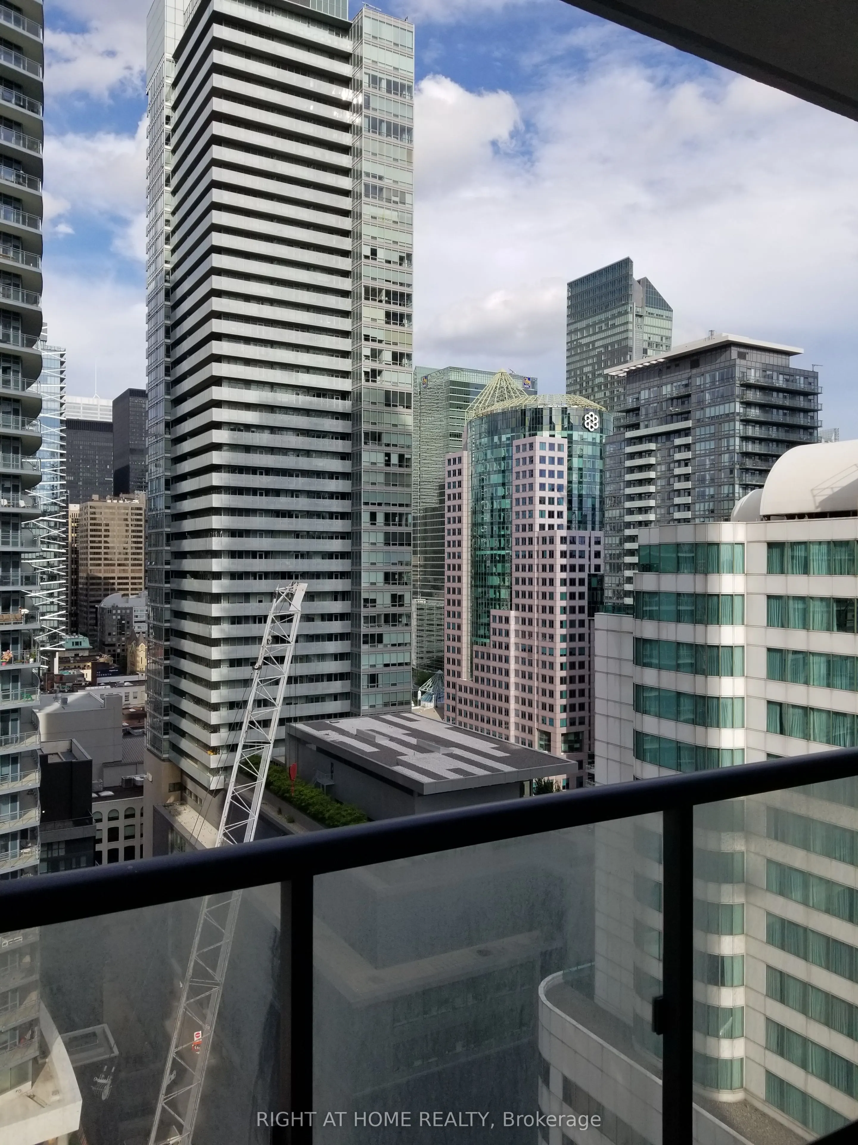 87 Peter Street, #2112