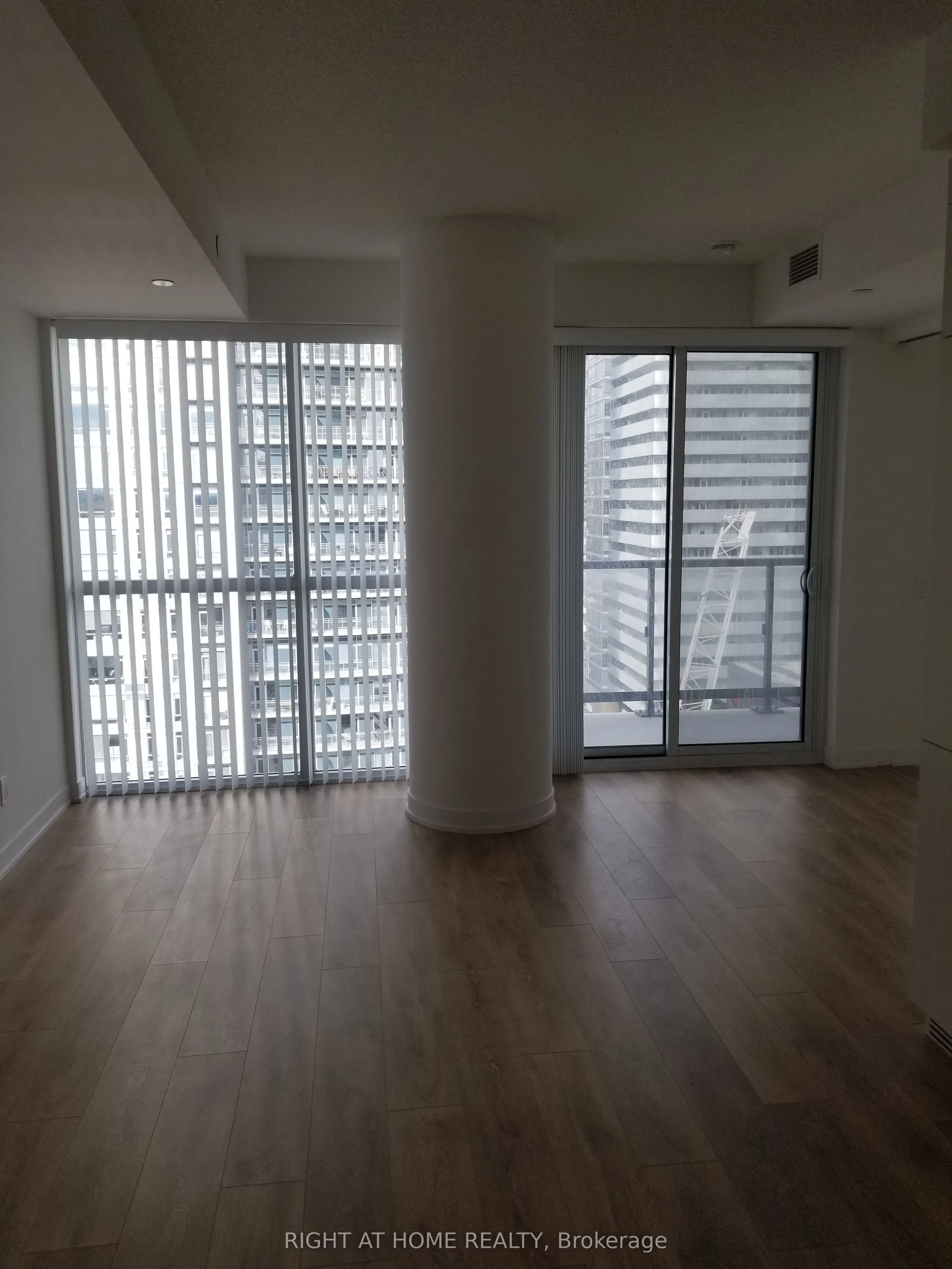 87 Peter Street, #2112