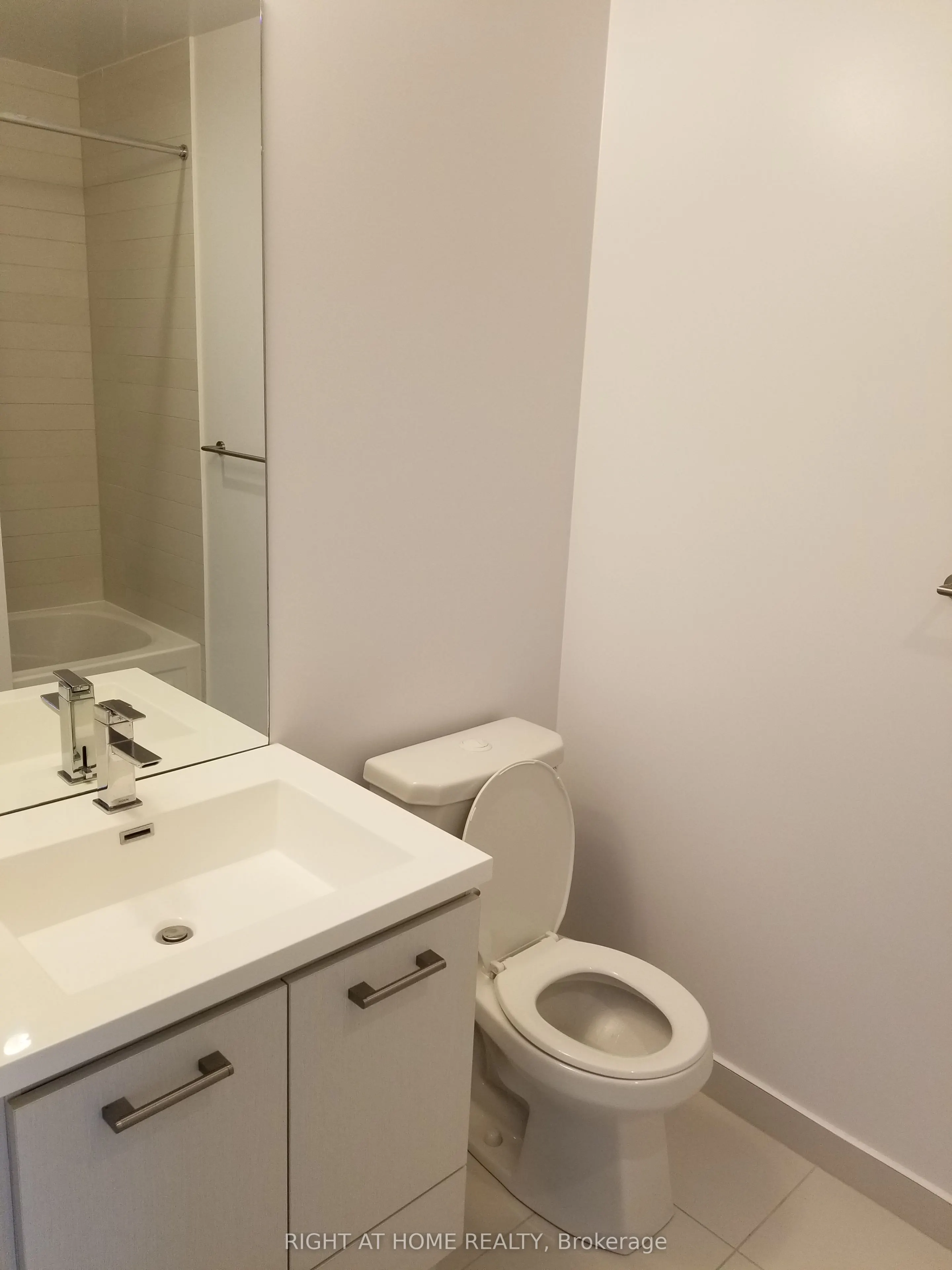 87 Peter Street, #2112