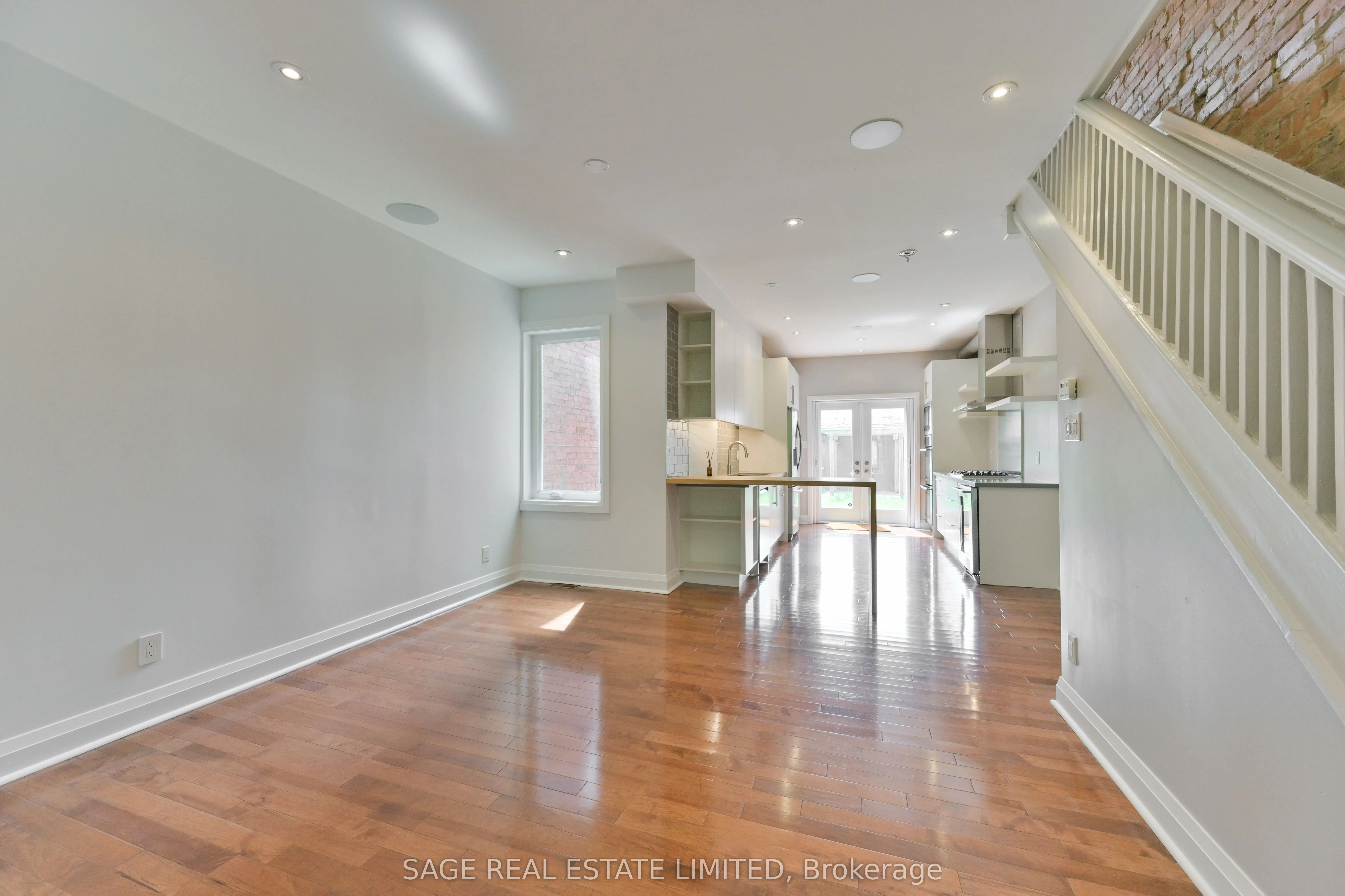 498 Crawford Street