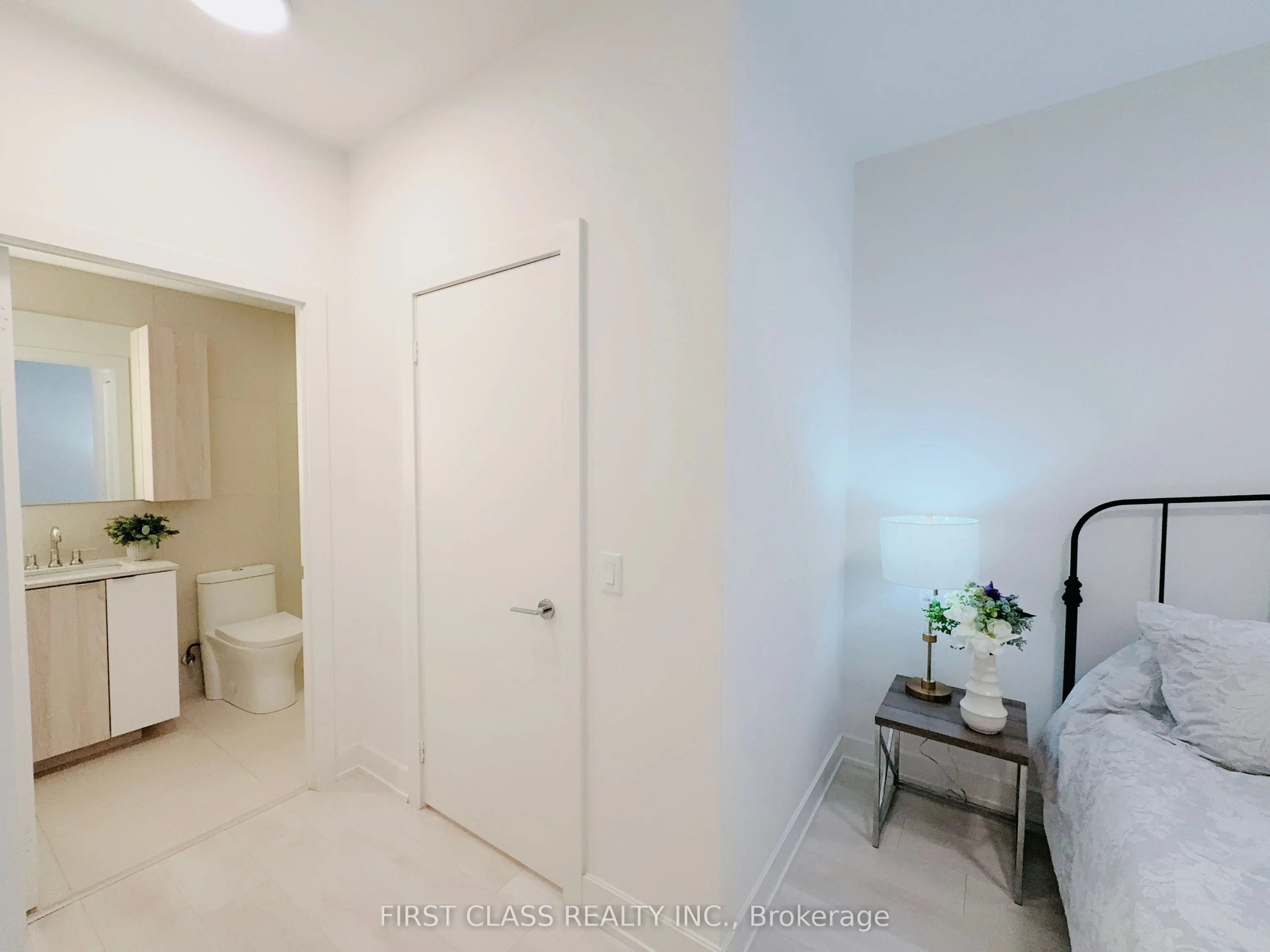 15 Mercer Street, #806