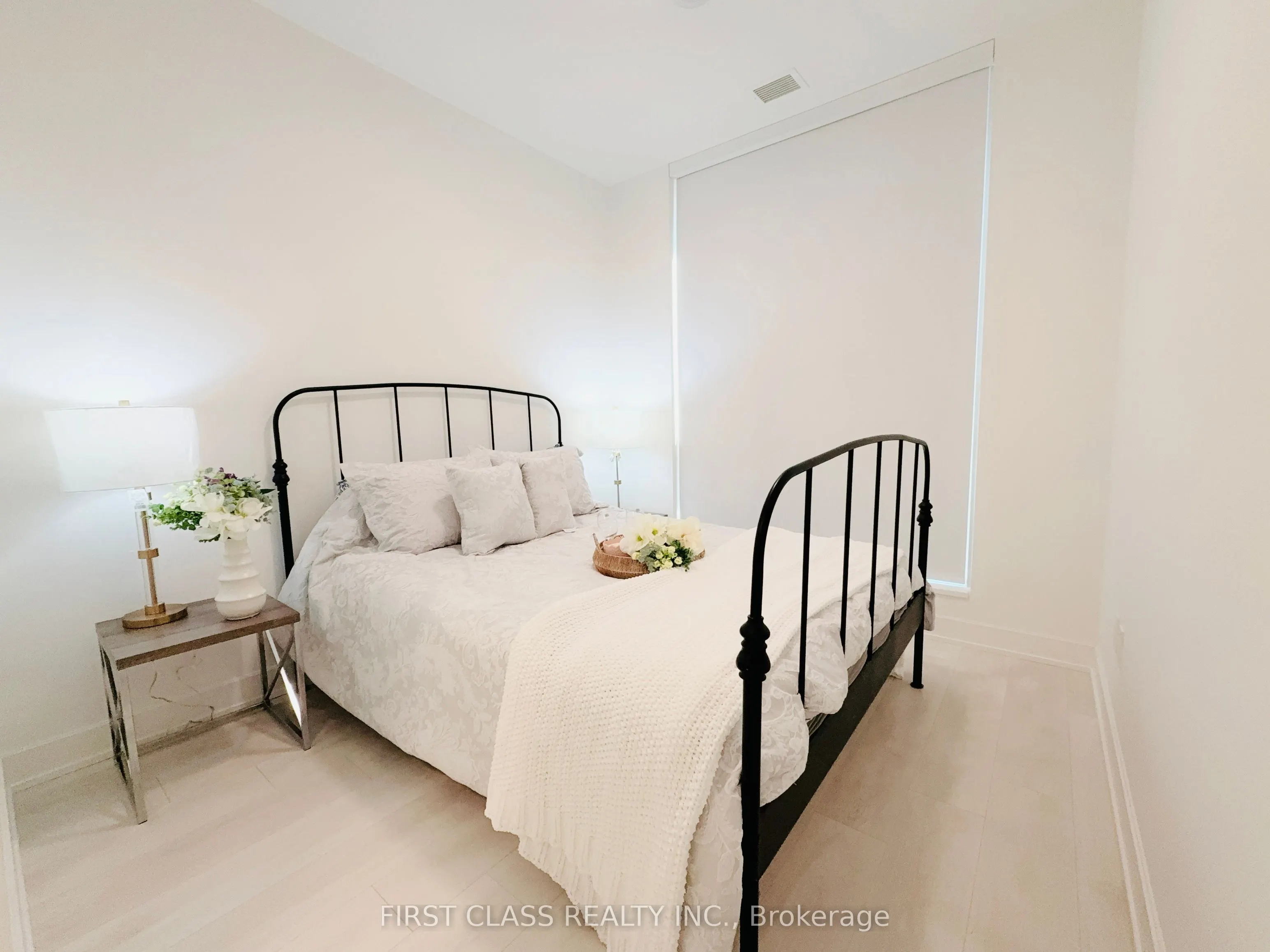 15 Mercer Street, #806