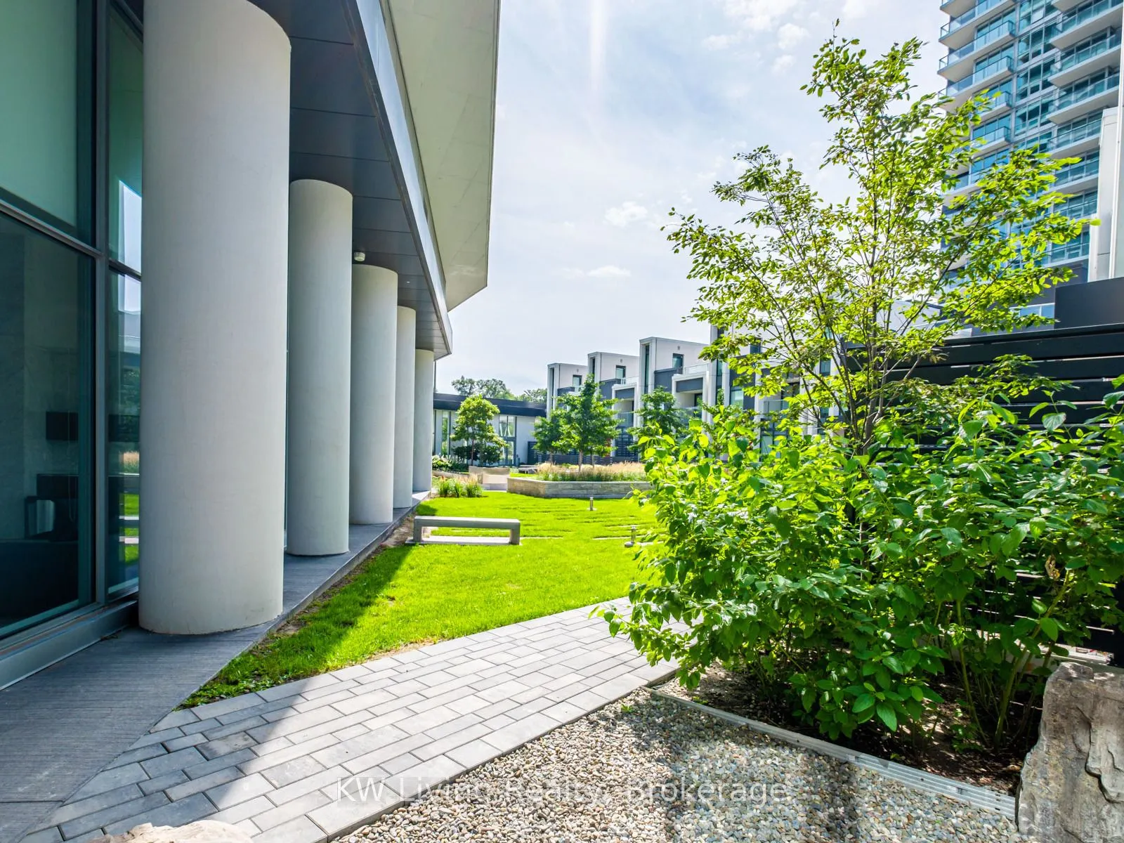 115 McMahon Drive, #2806