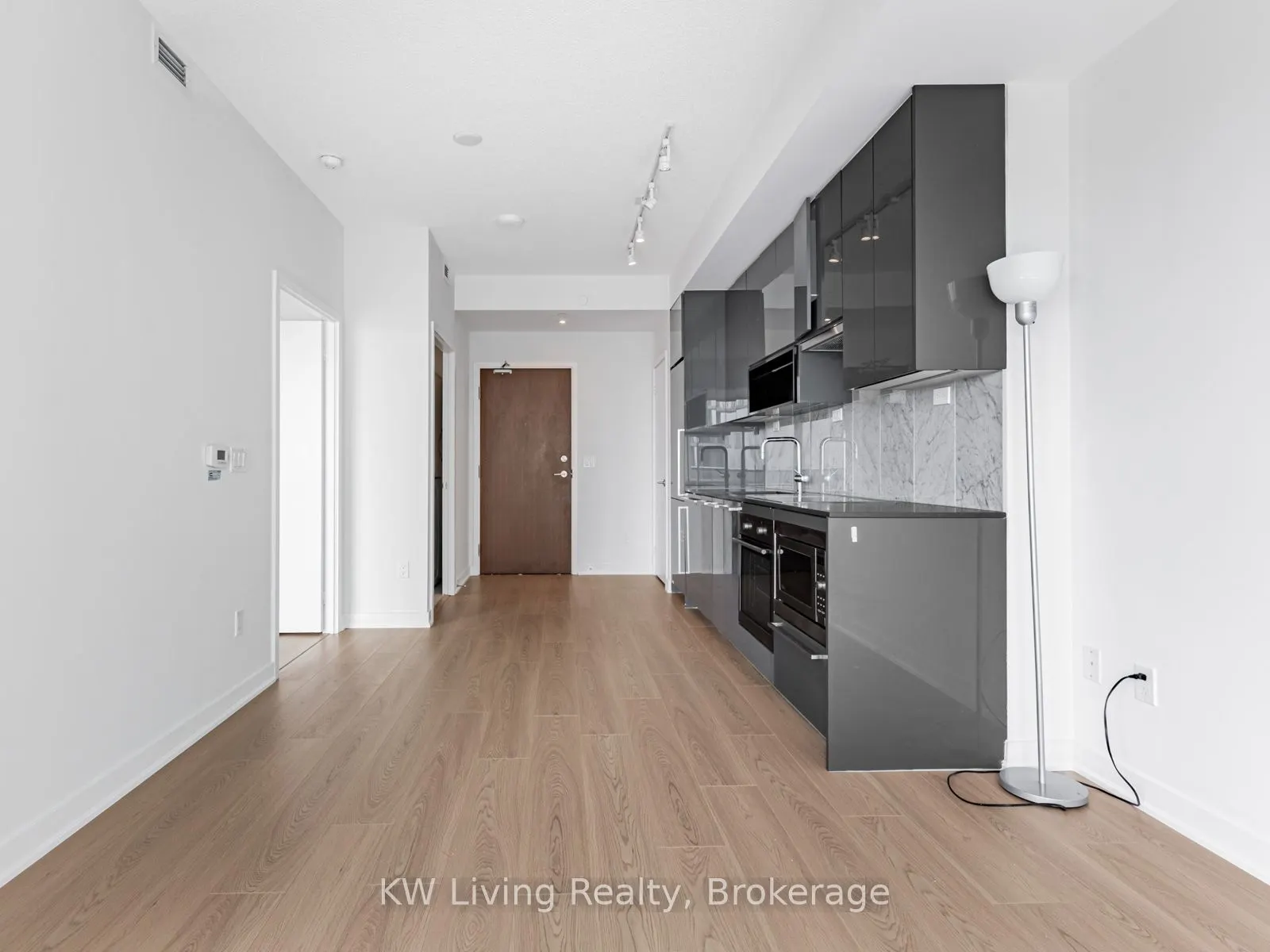 115 McMahon Drive, #2806