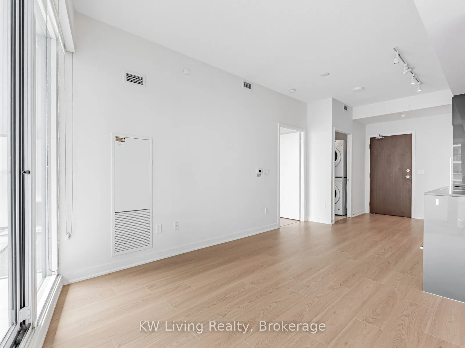 115 McMahon Drive, #2806