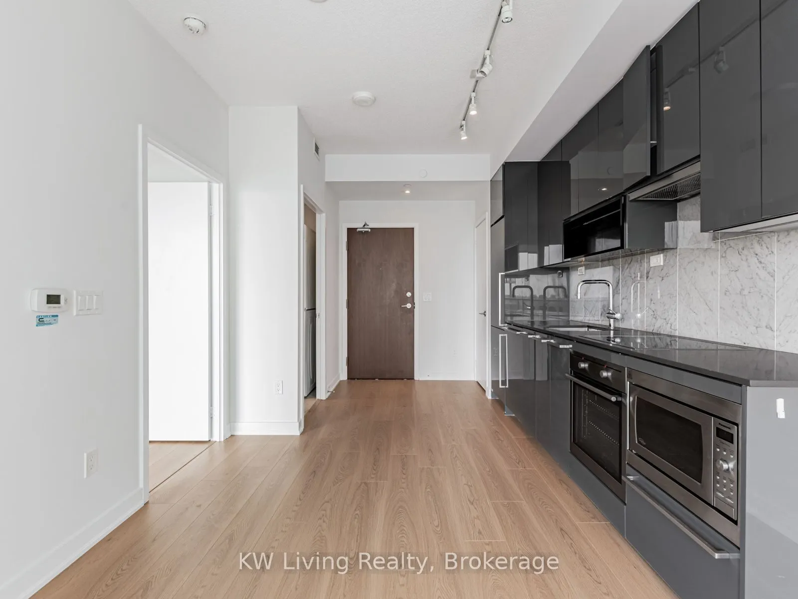 115 McMahon Drive, #2806