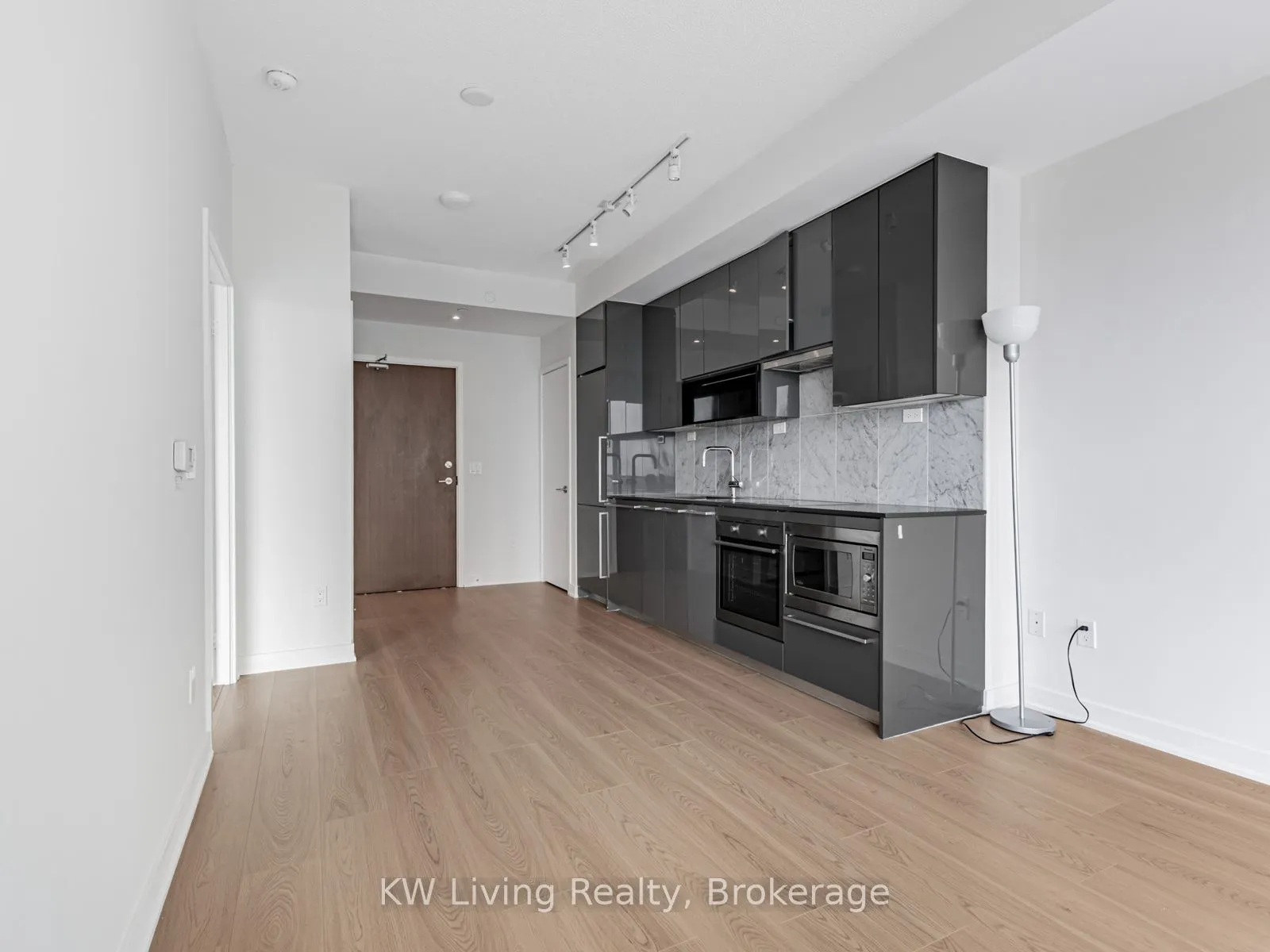115 McMahon Drive, #2806