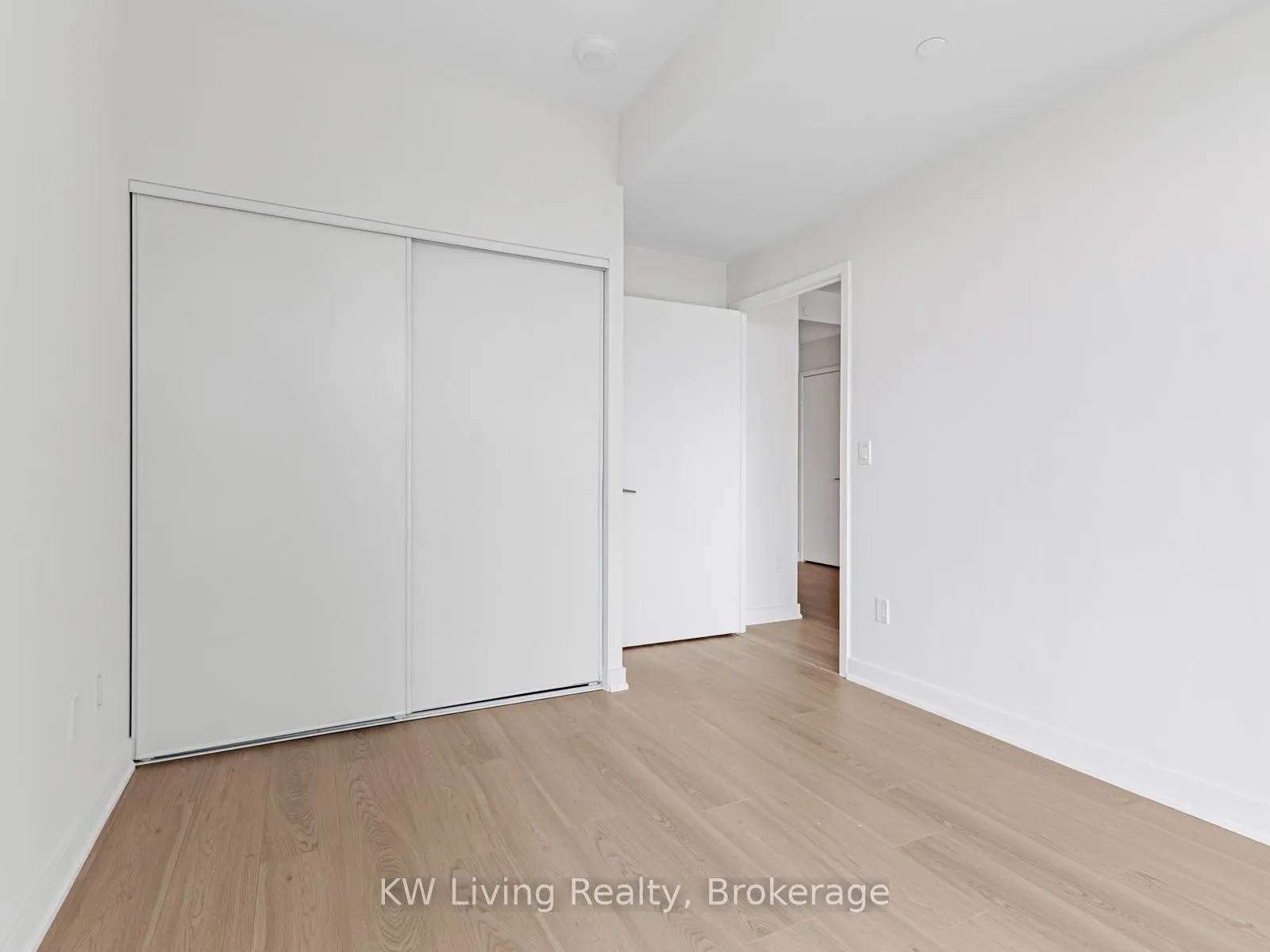 115 McMahon Drive, #2806