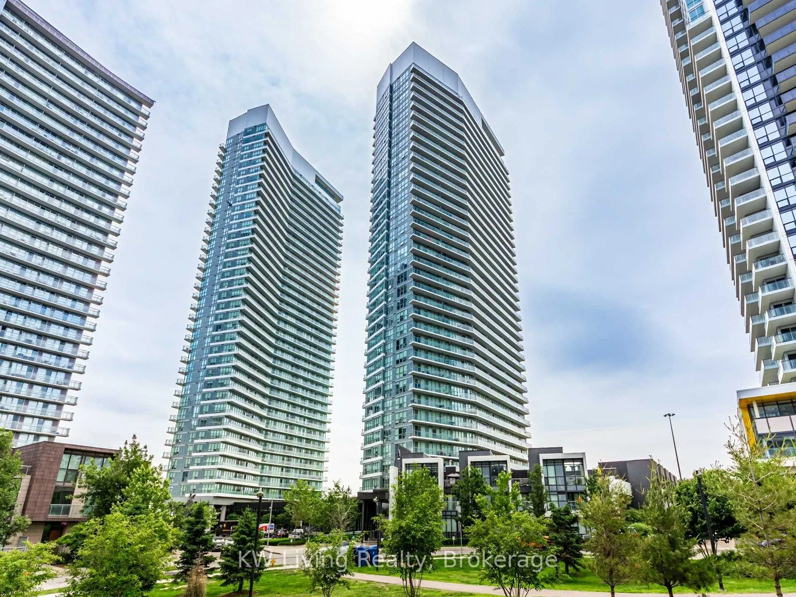 115 McMahon Drive, #2806