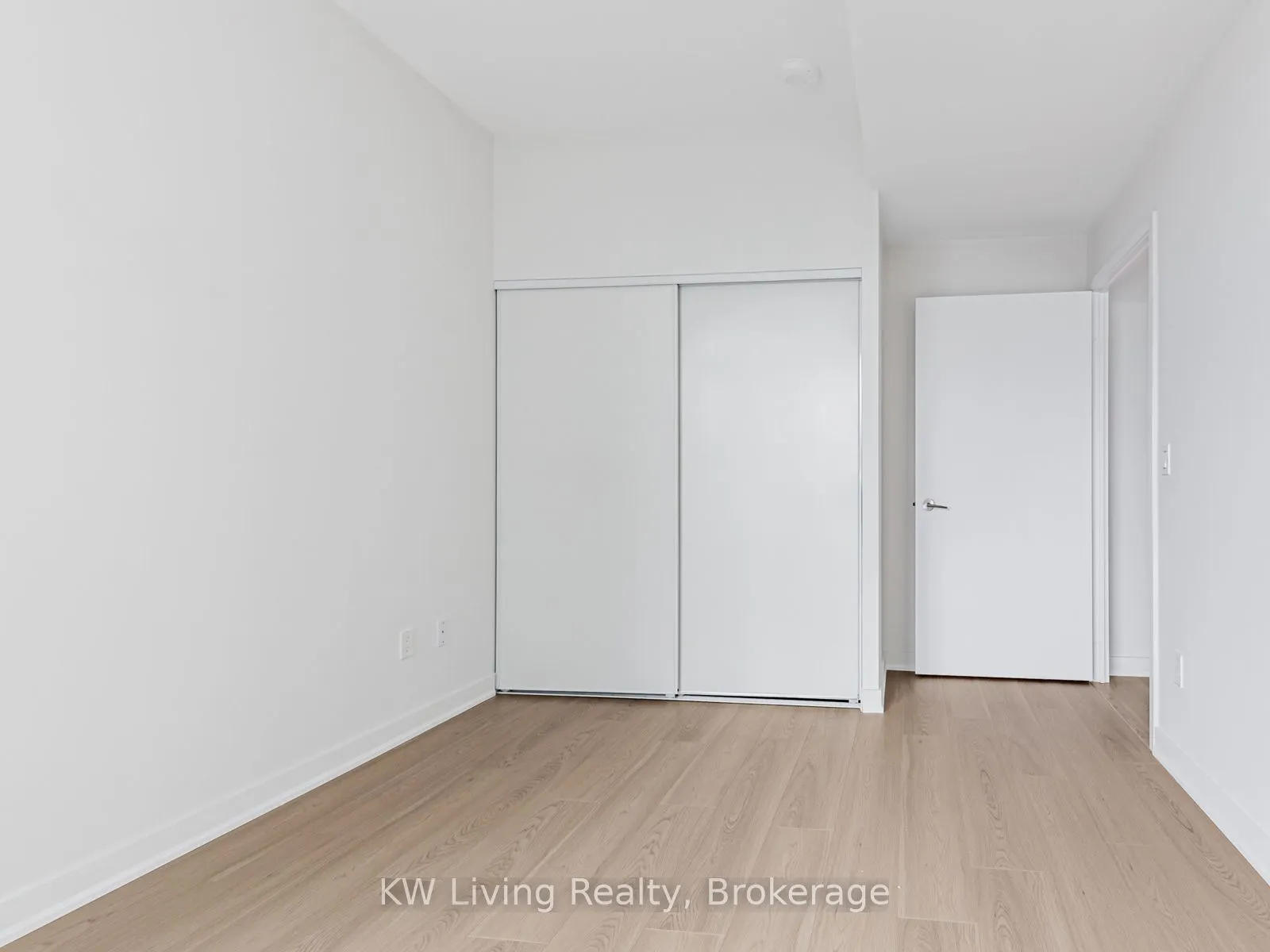 115 McMahon Drive, #2806