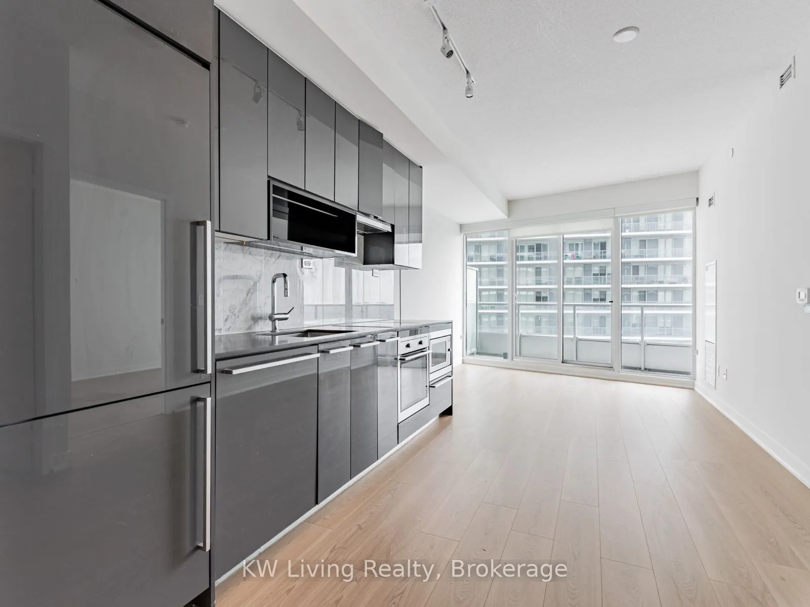 115 McMahon Drive, #2806