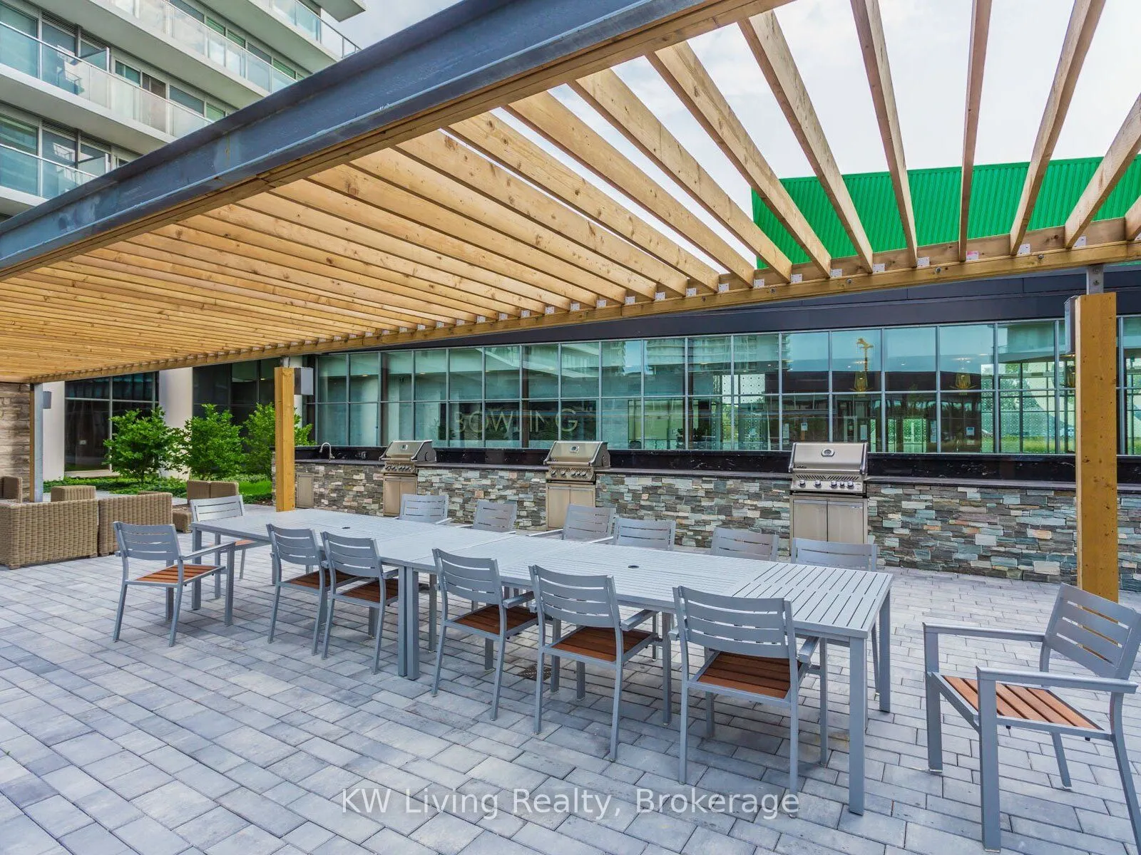 115 McMahon Drive, #2806