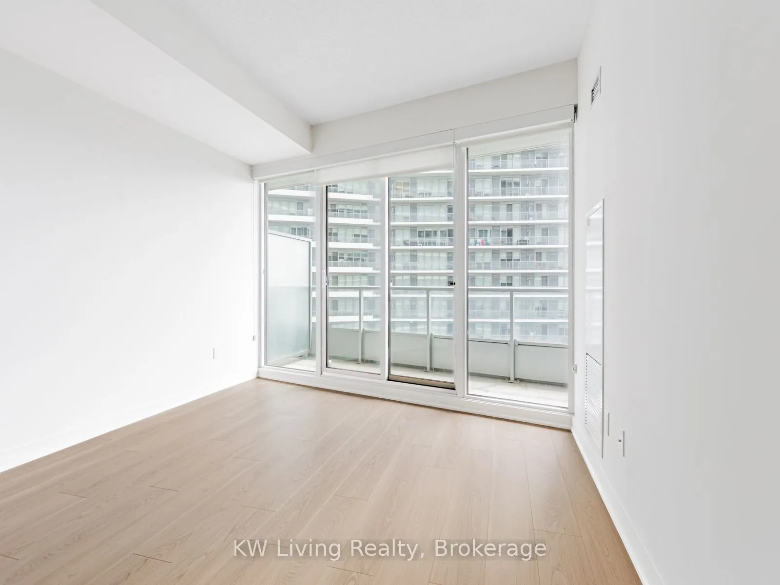 115 McMahon Drive, #2806