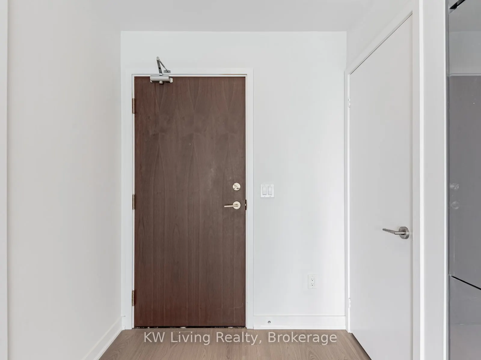 115 McMahon Drive, #2806