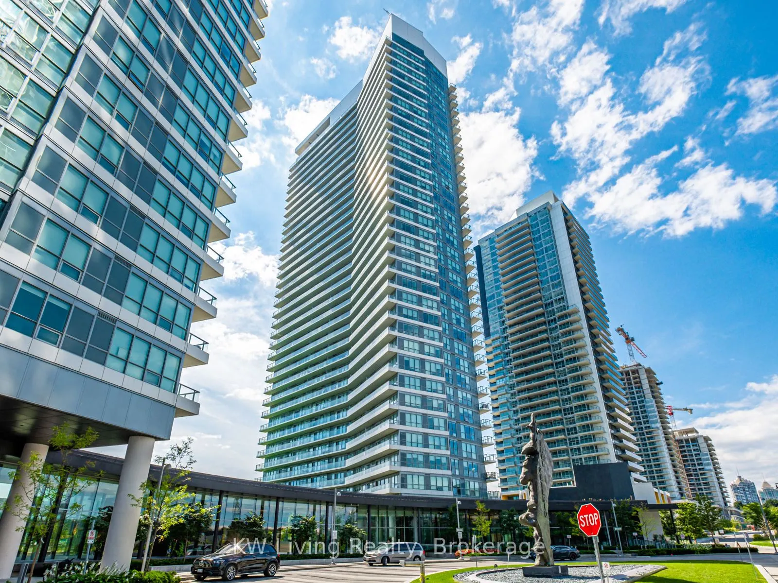115 McMahon Drive, #2806