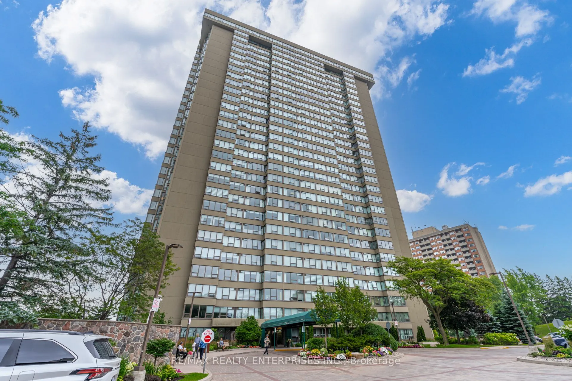55 Skymark Drive, #205
