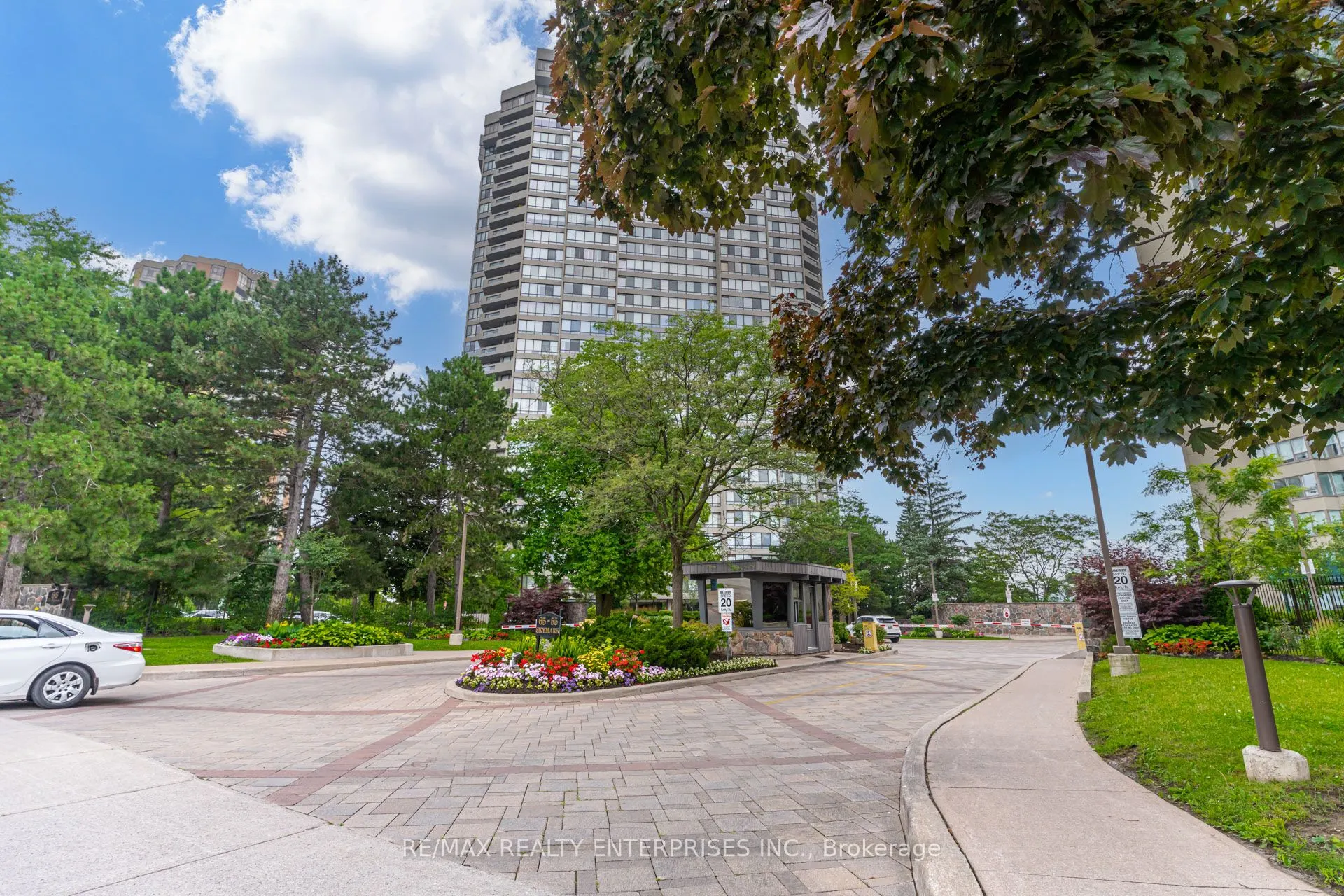 55 Skymark Drive, #205