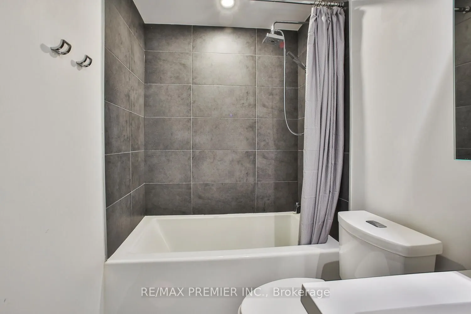 1030 King Street W, #106