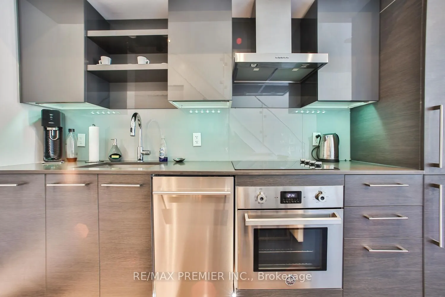 1030 King Street W, #106
